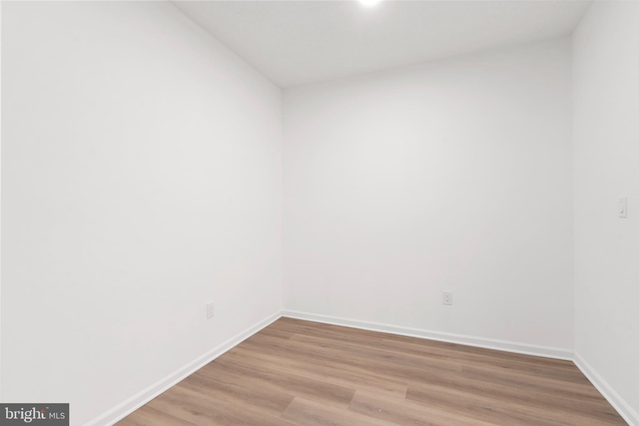 EDGEWATER AT TOWN CENTER - Residential