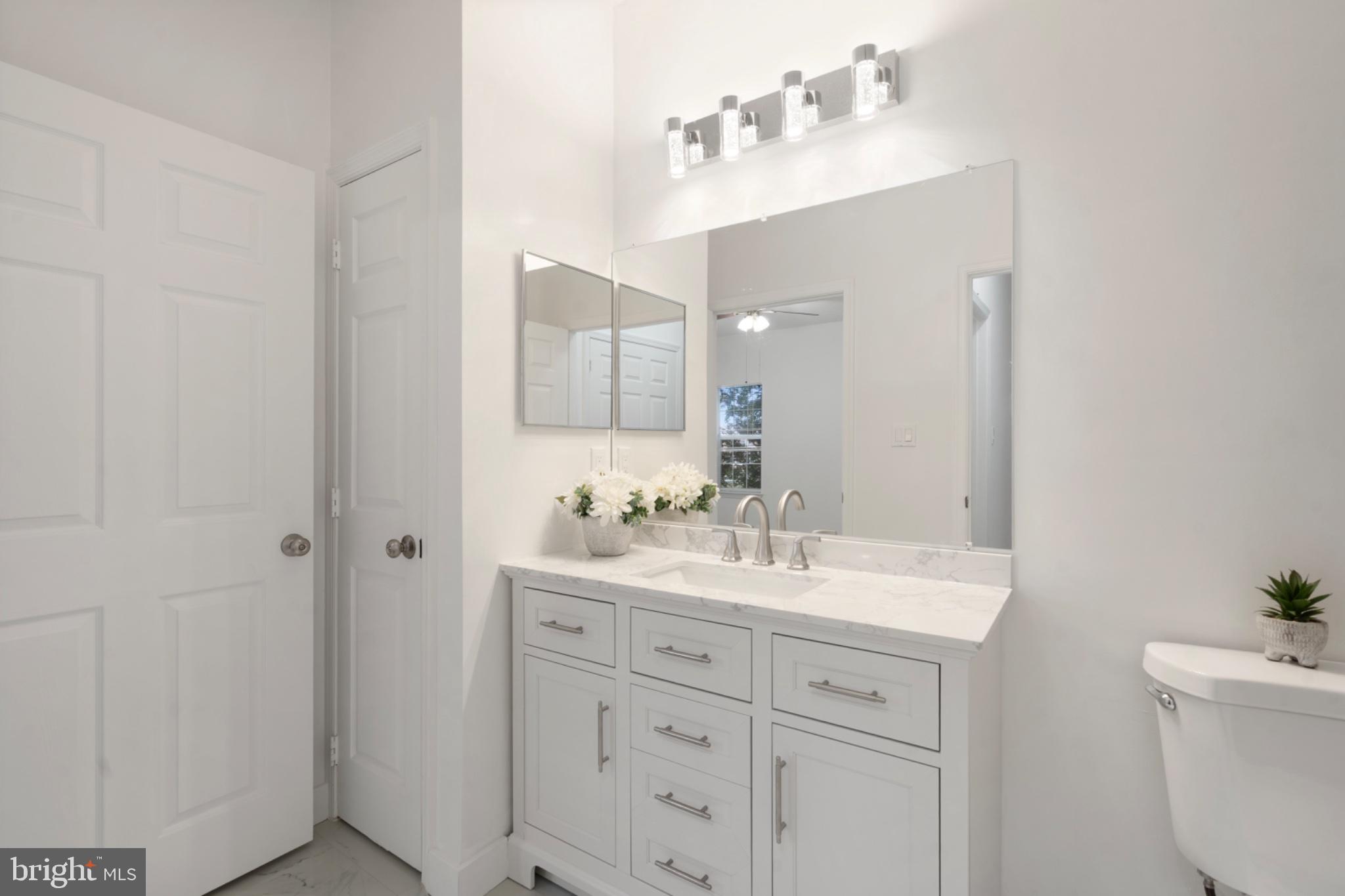 EDGEWATER AT TOWN CENTER - Residential