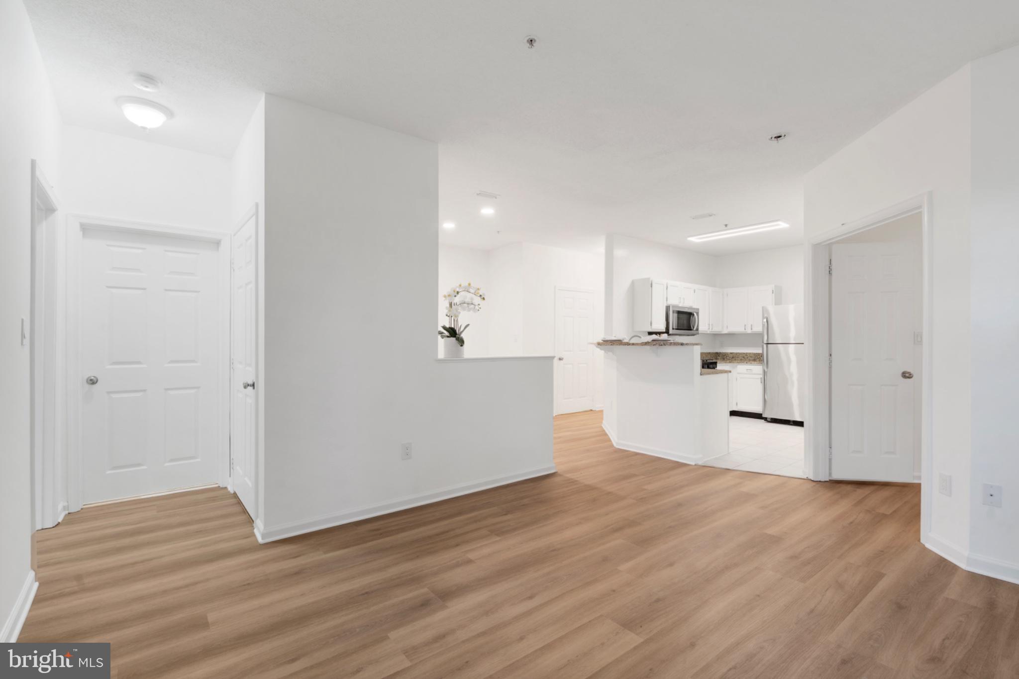 EDGEWATER AT TOWN CENTER - Residential