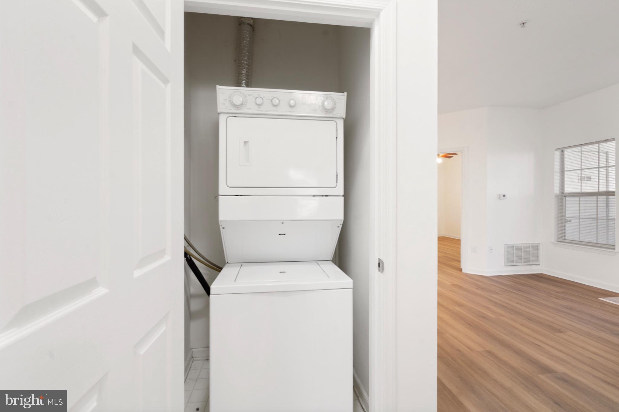 EDGEWATER AT TOWN CENTER - Residential