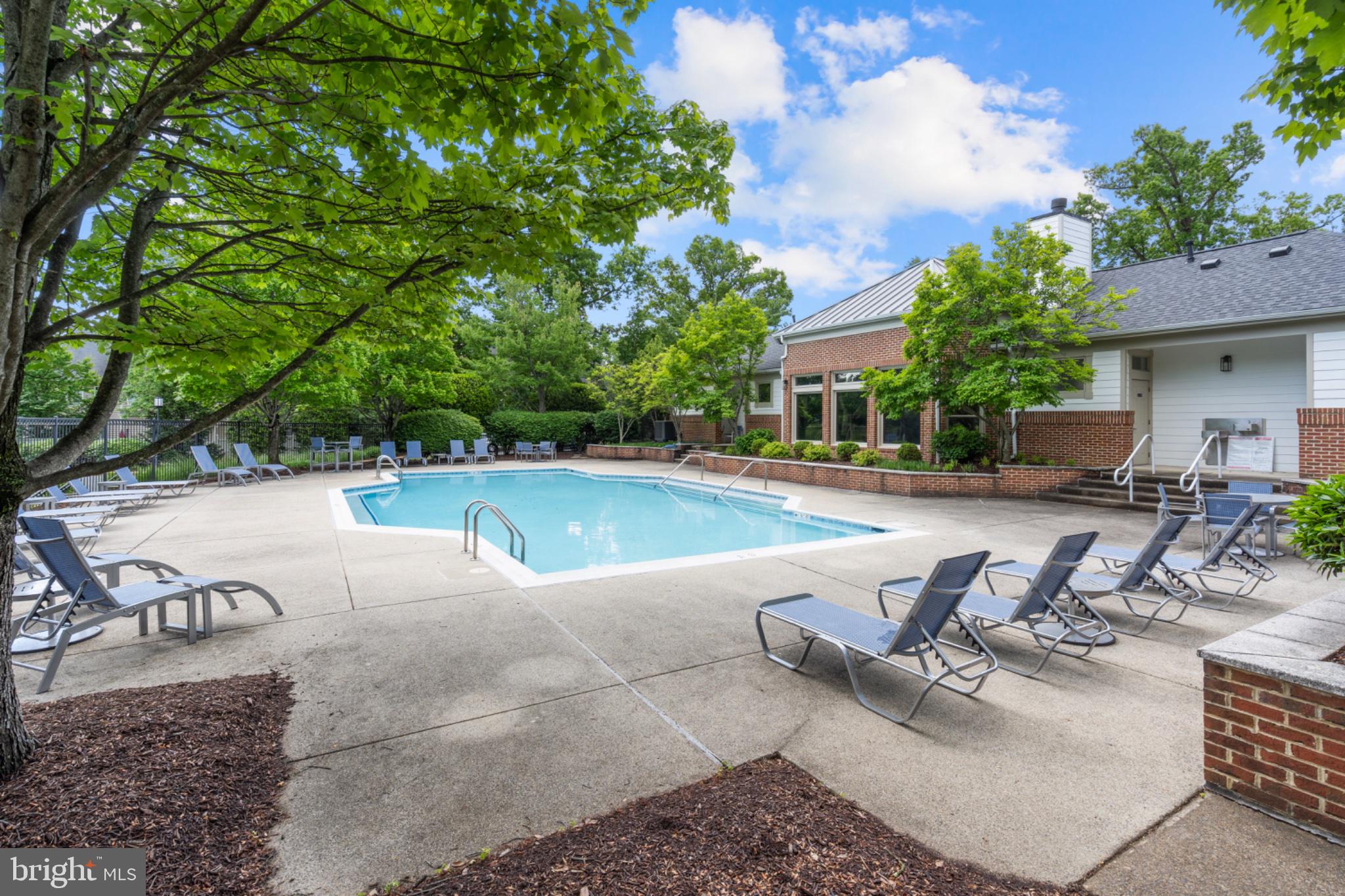 EDGEWATER AT TOWN CENTER - Residential
