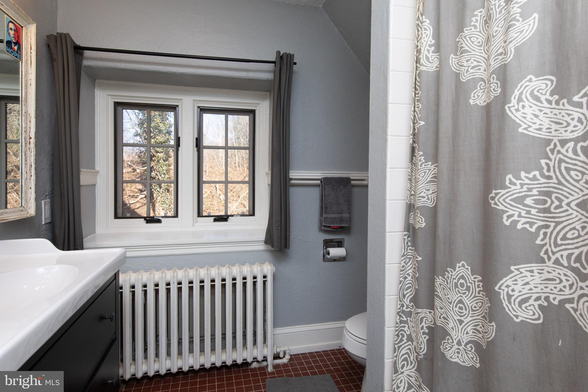 CHESTNUT HILL - Residential