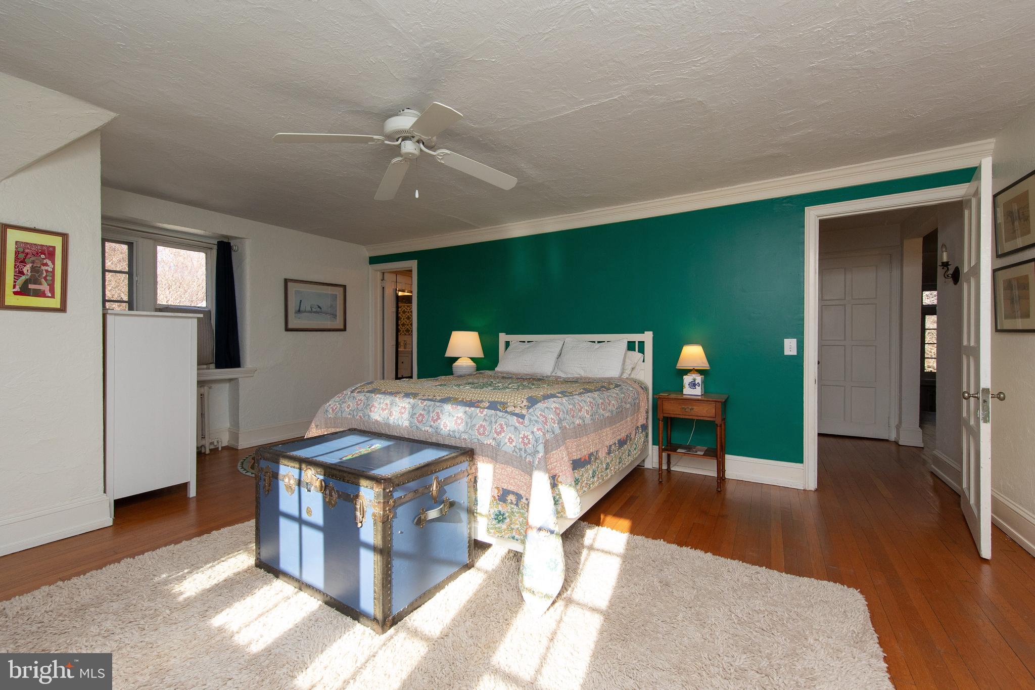 CHESTNUT HILL - Residential