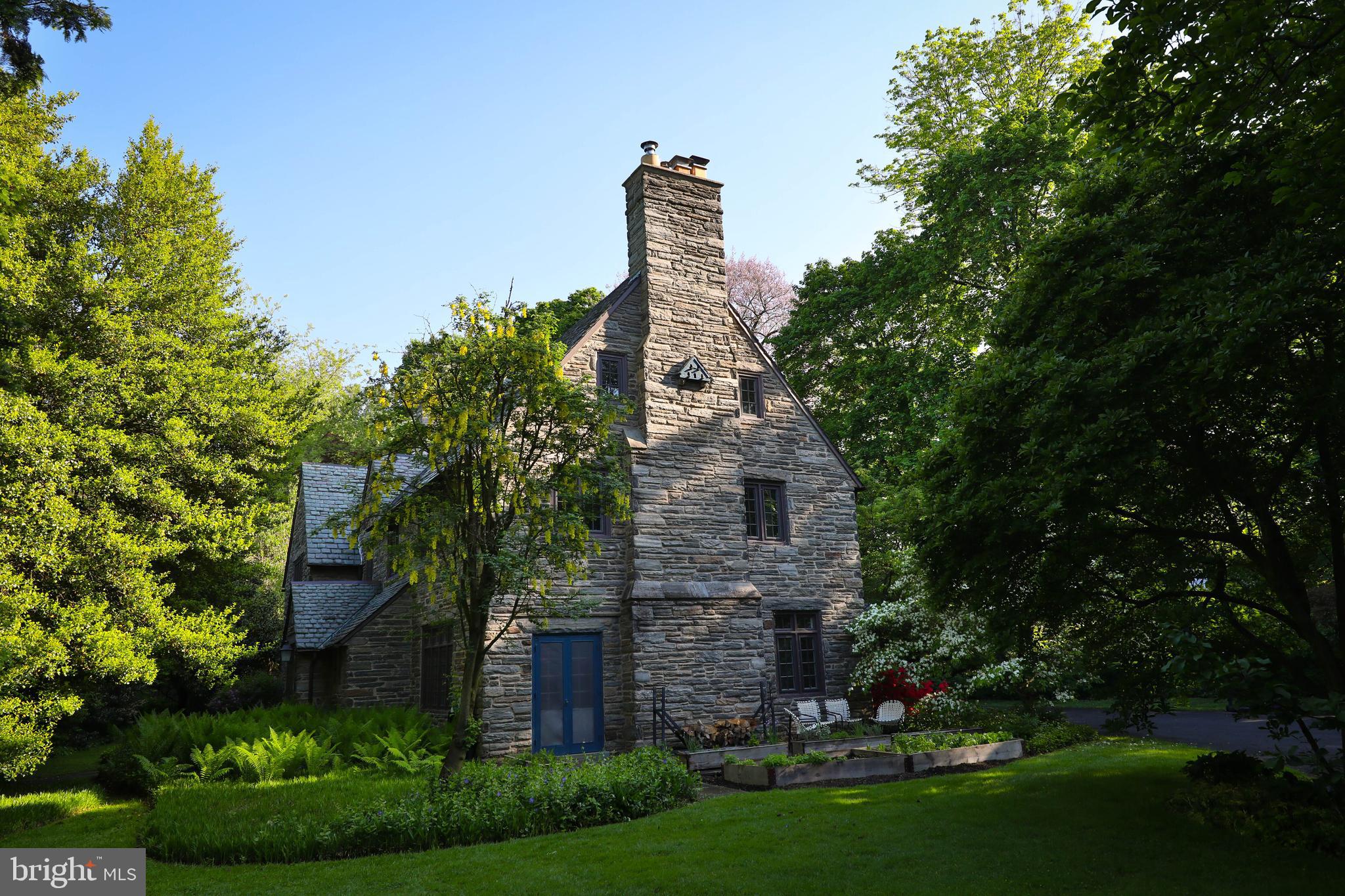 CHESTNUT HILL - Residential