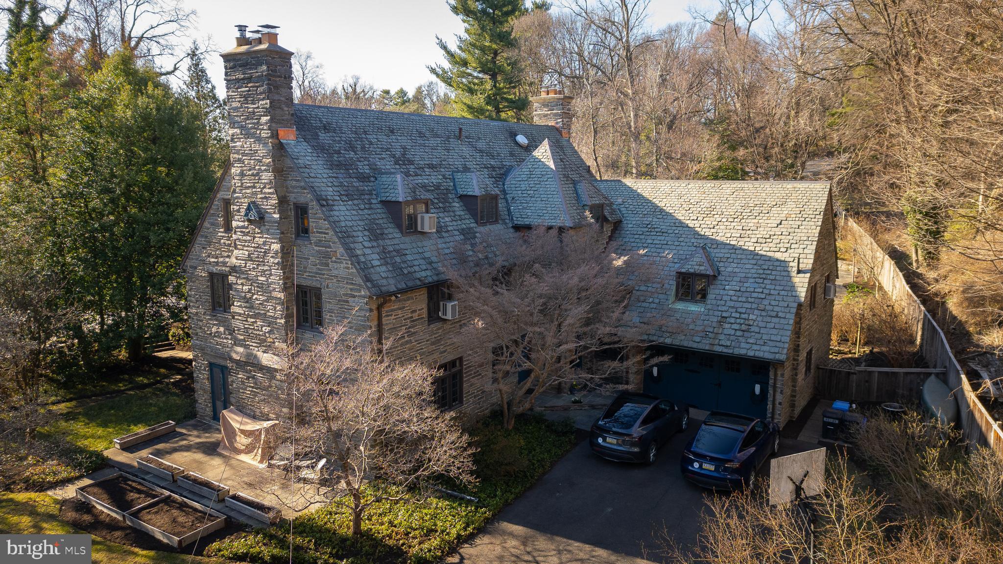 CHESTNUT HILL - Residential