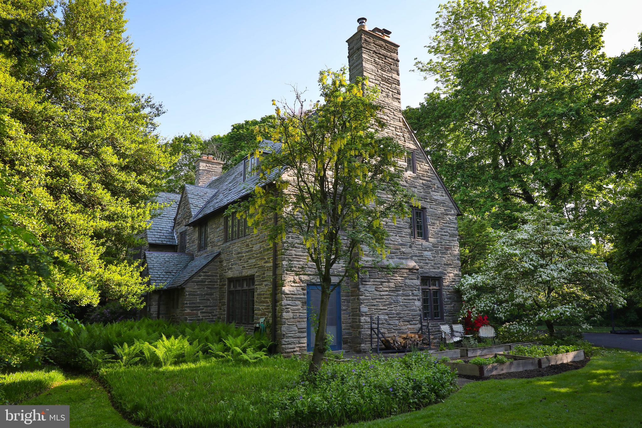 CHESTNUT HILL - Residential