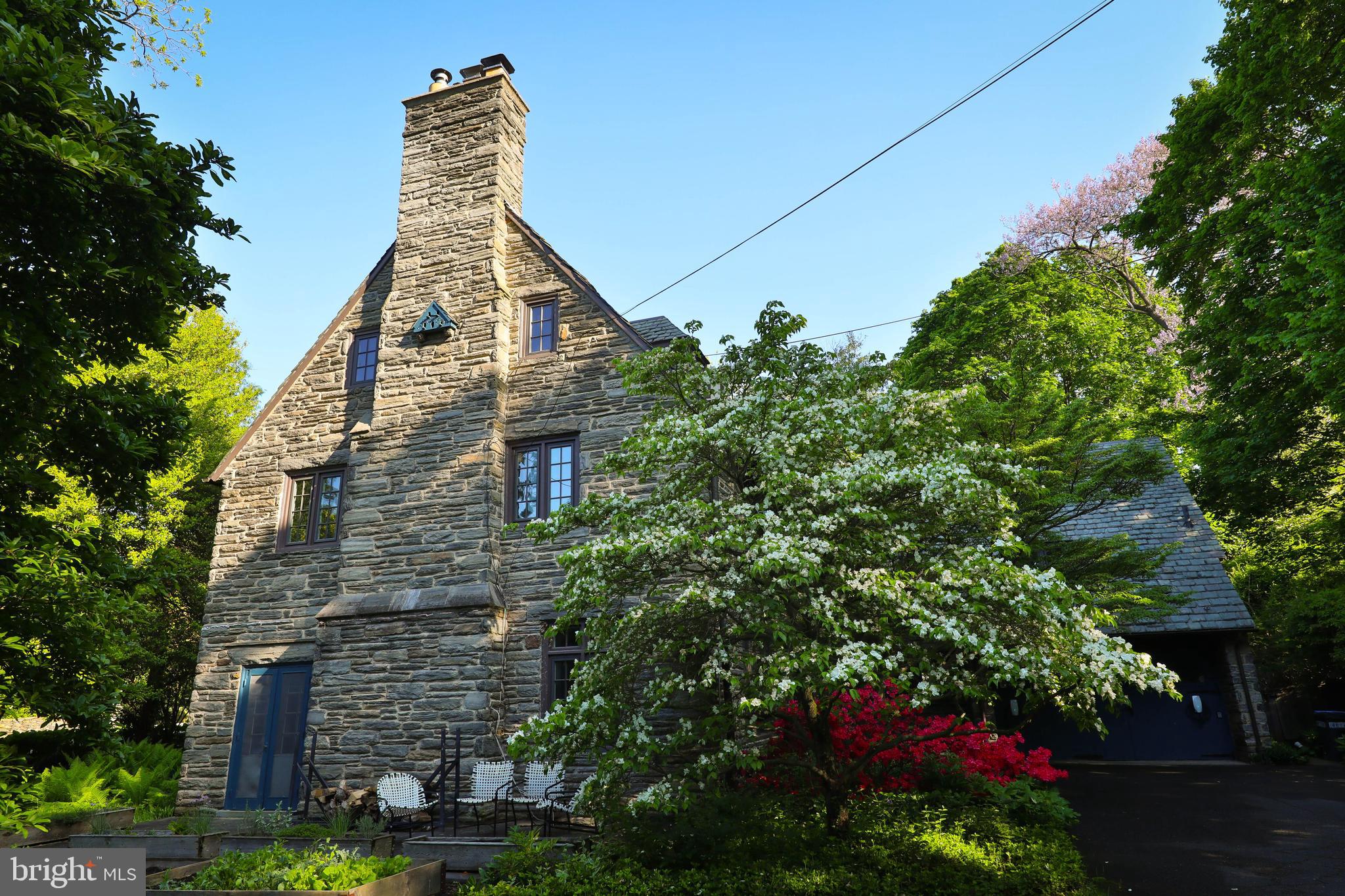 CHESTNUT HILL - Residential