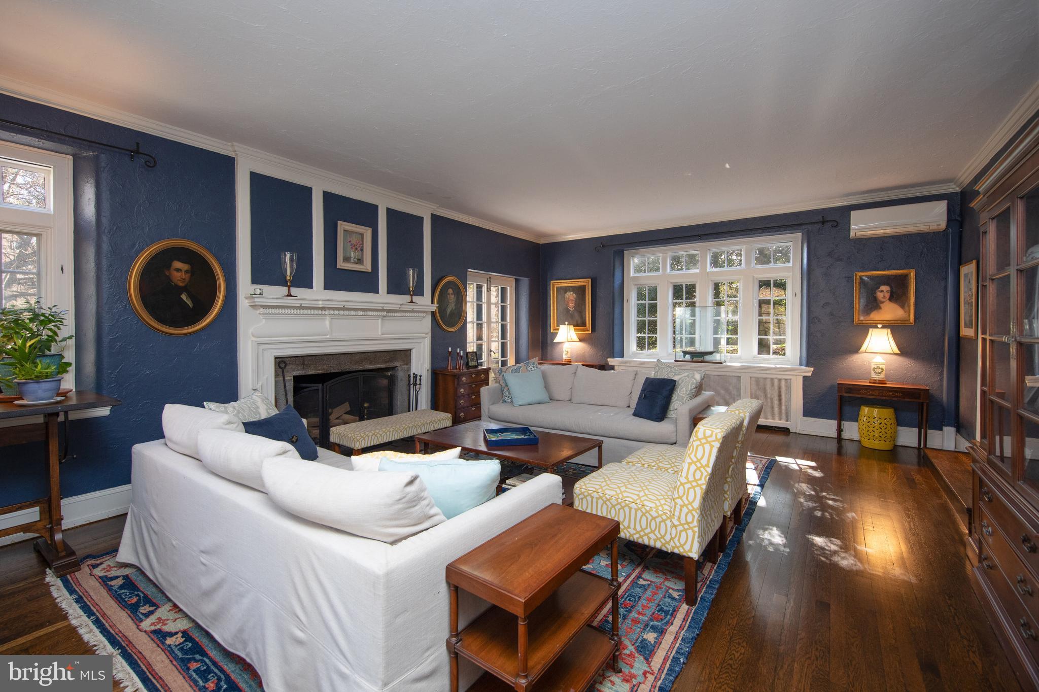 CHESTNUT HILL - Residential