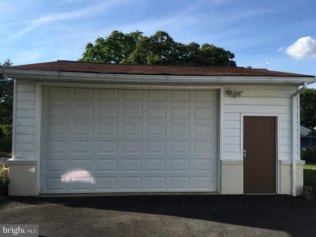 WILLOW STREET - Residential