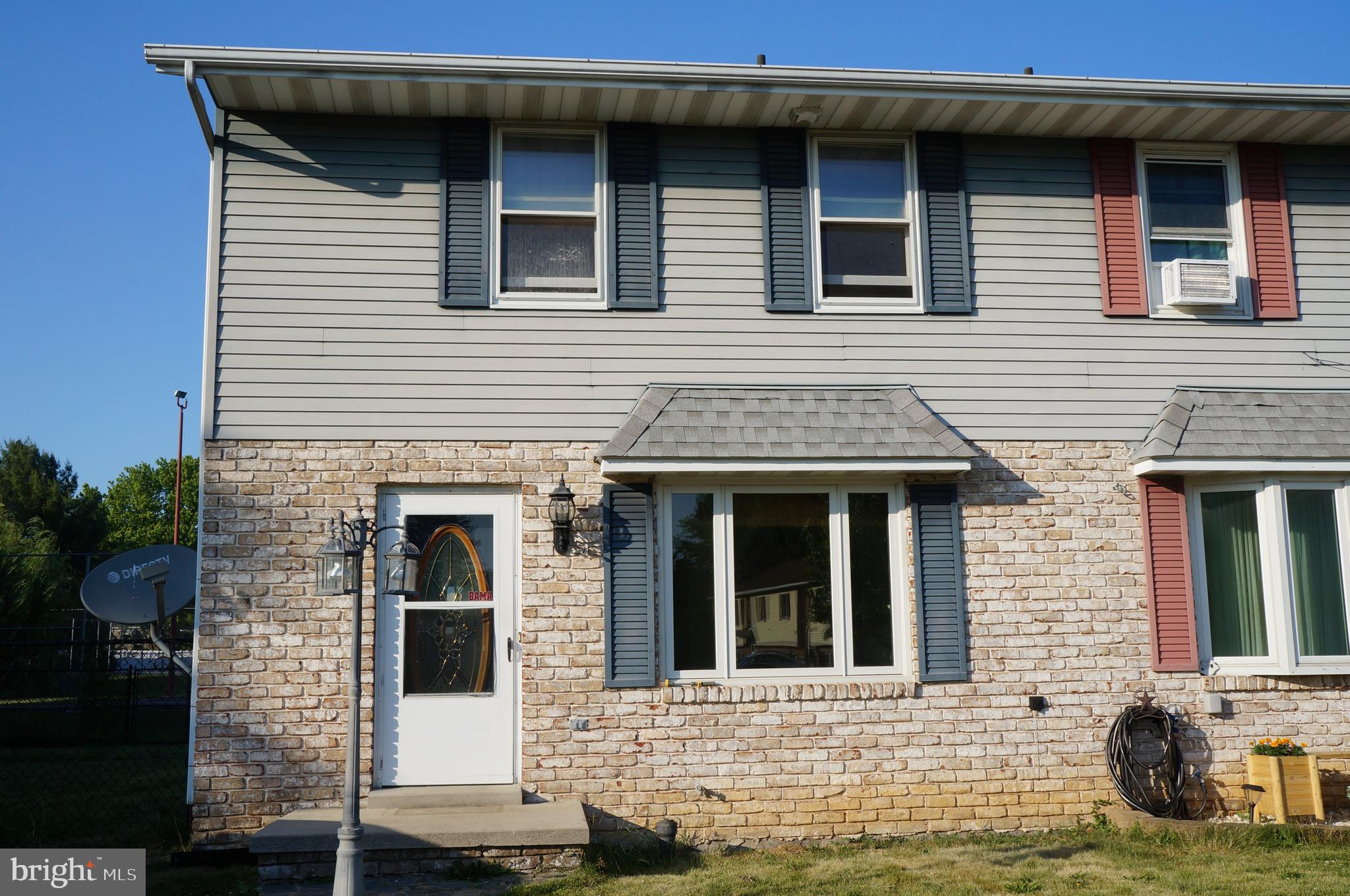 End unit townhome featuring 2 bedrooms, 1.5 bathrooms, central air, shed in South Western School District. Fenced in back yard, 200 amp electrical service, new flooring in kitchen. Don't miss this excellent opportunity to own for the price of renting.