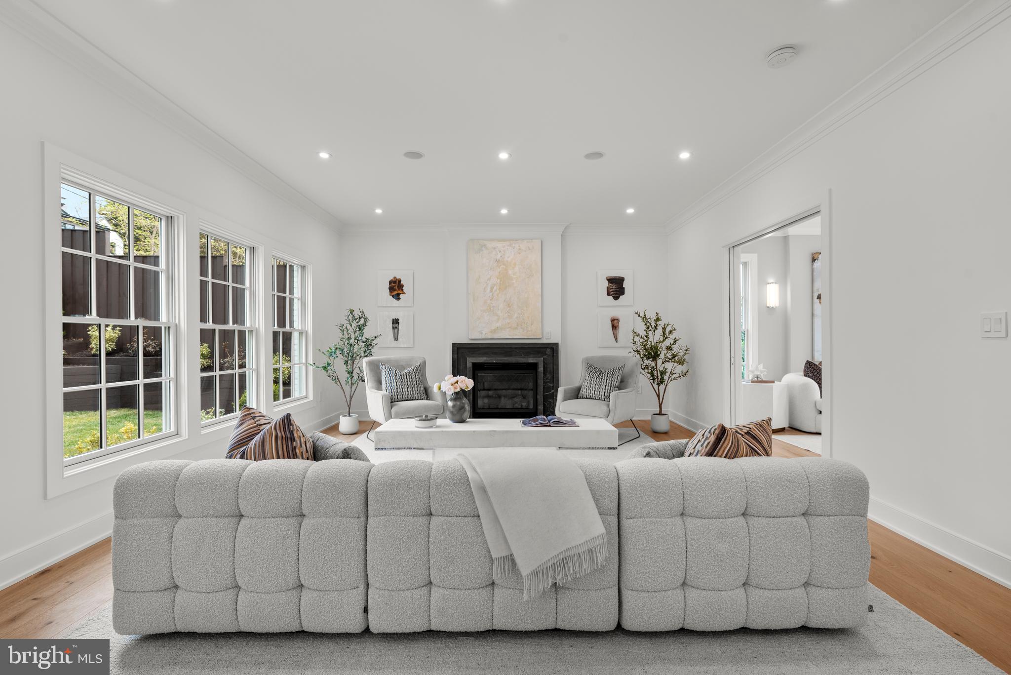 SPRING VALLEY - Residential