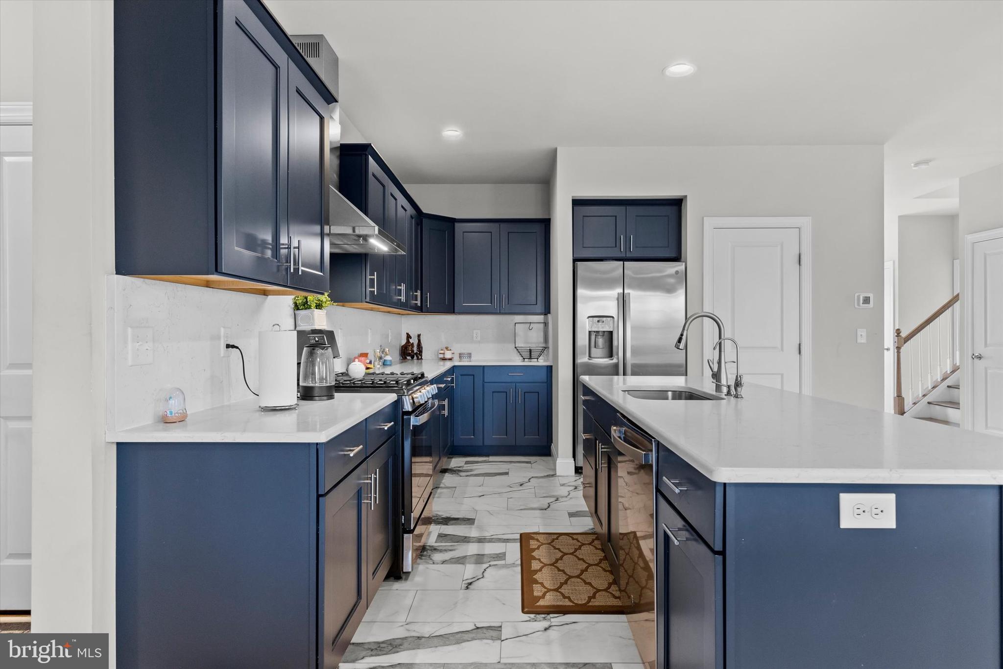 WOODLAND HILLS - Residential