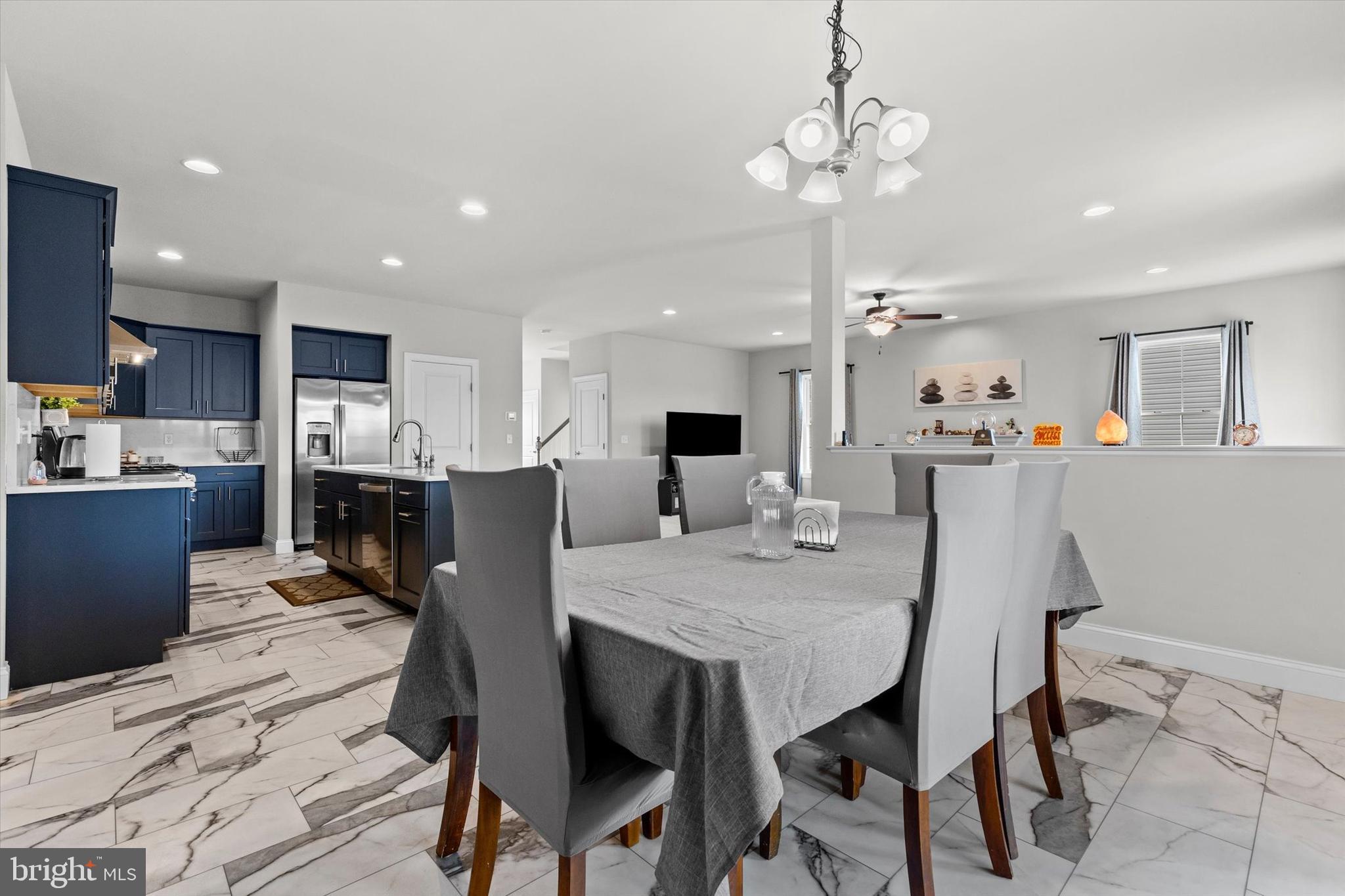 WOODLAND HILLS - Residential