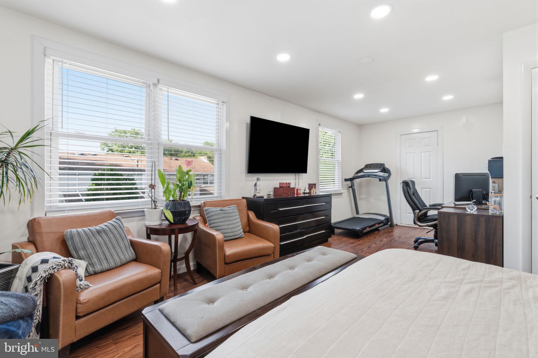NESHAMINY VALLEY - Residential
