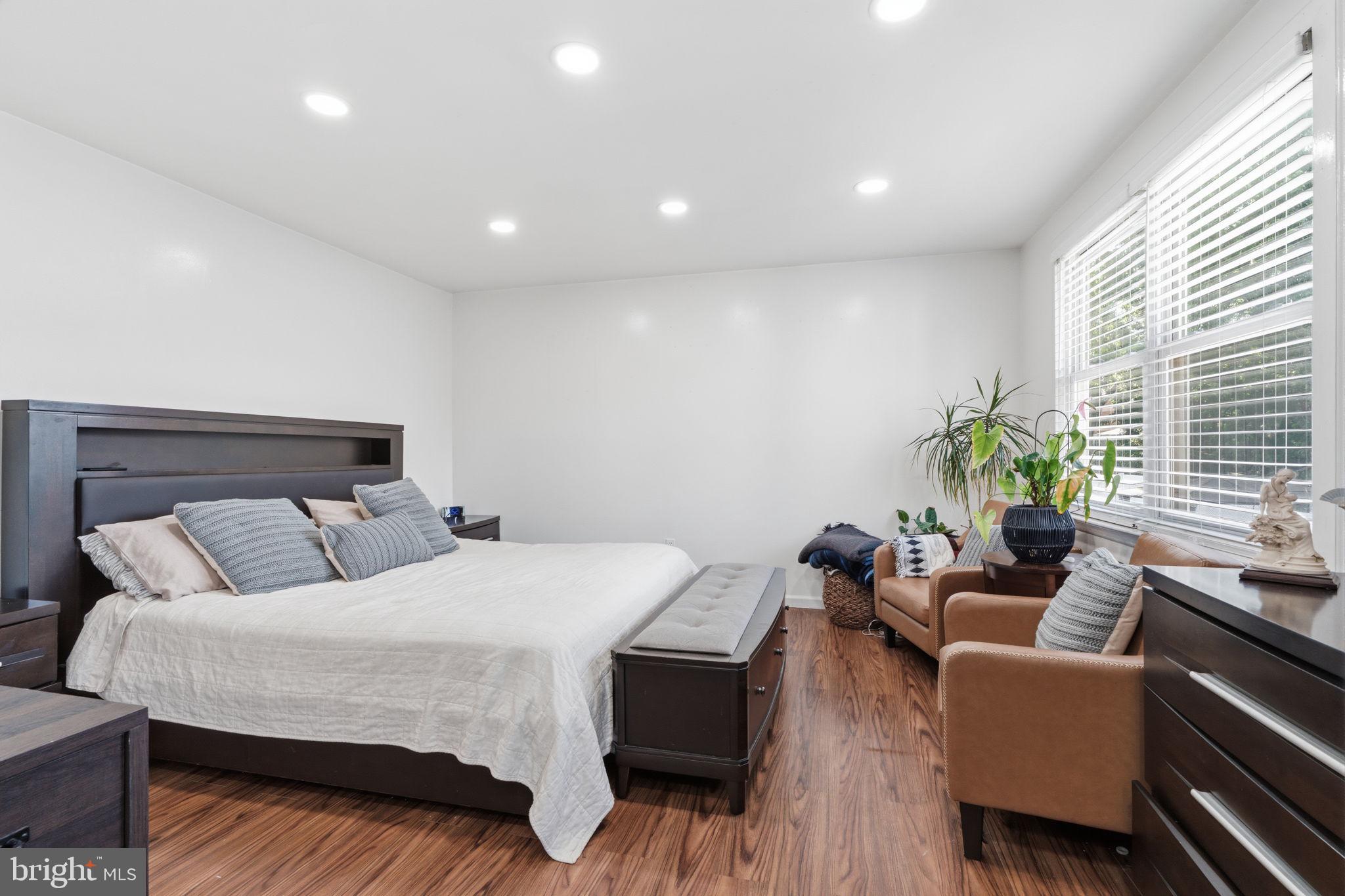 NESHAMINY VALLEY - Residential