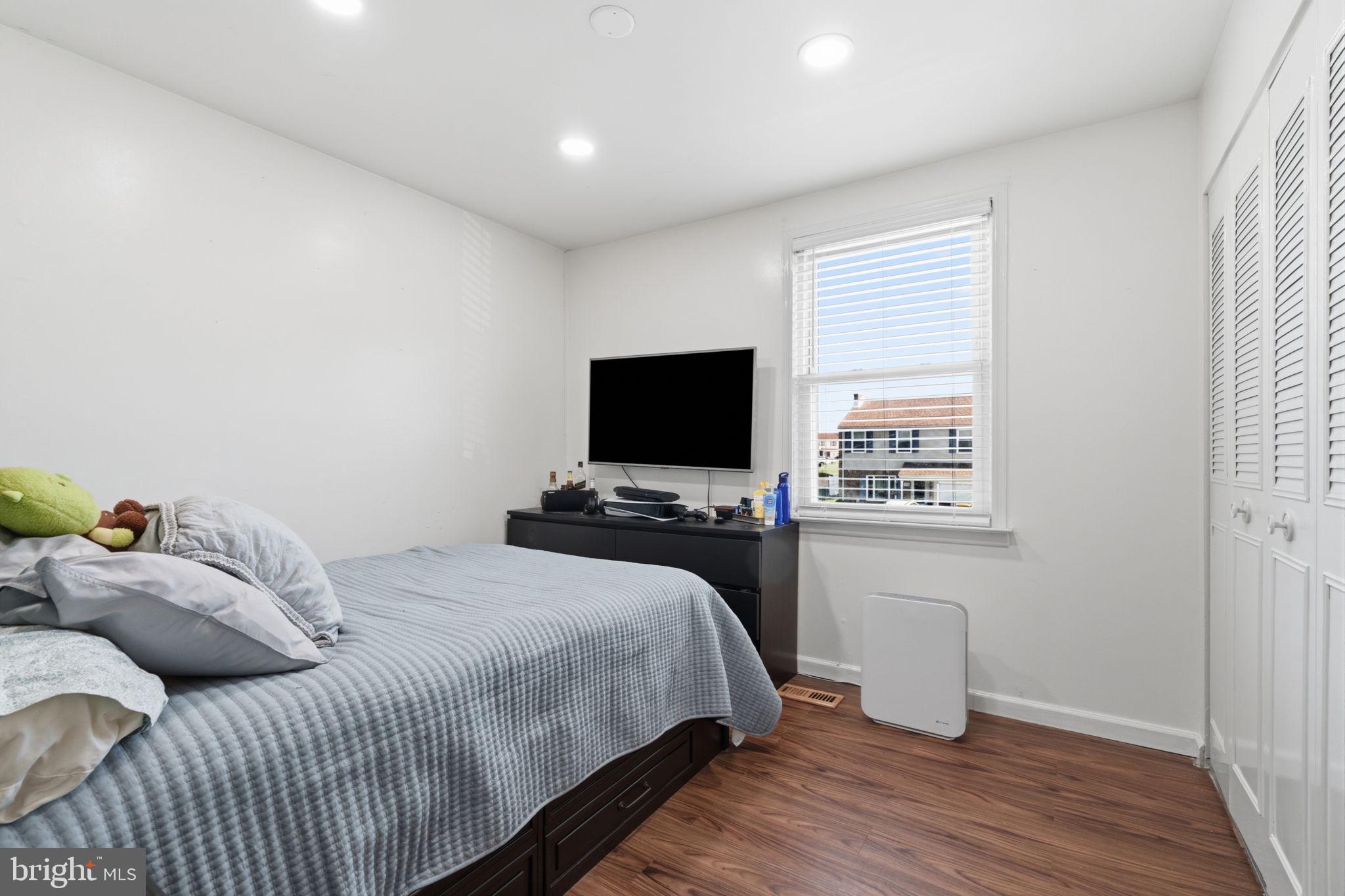 NESHAMINY VALLEY - Residential