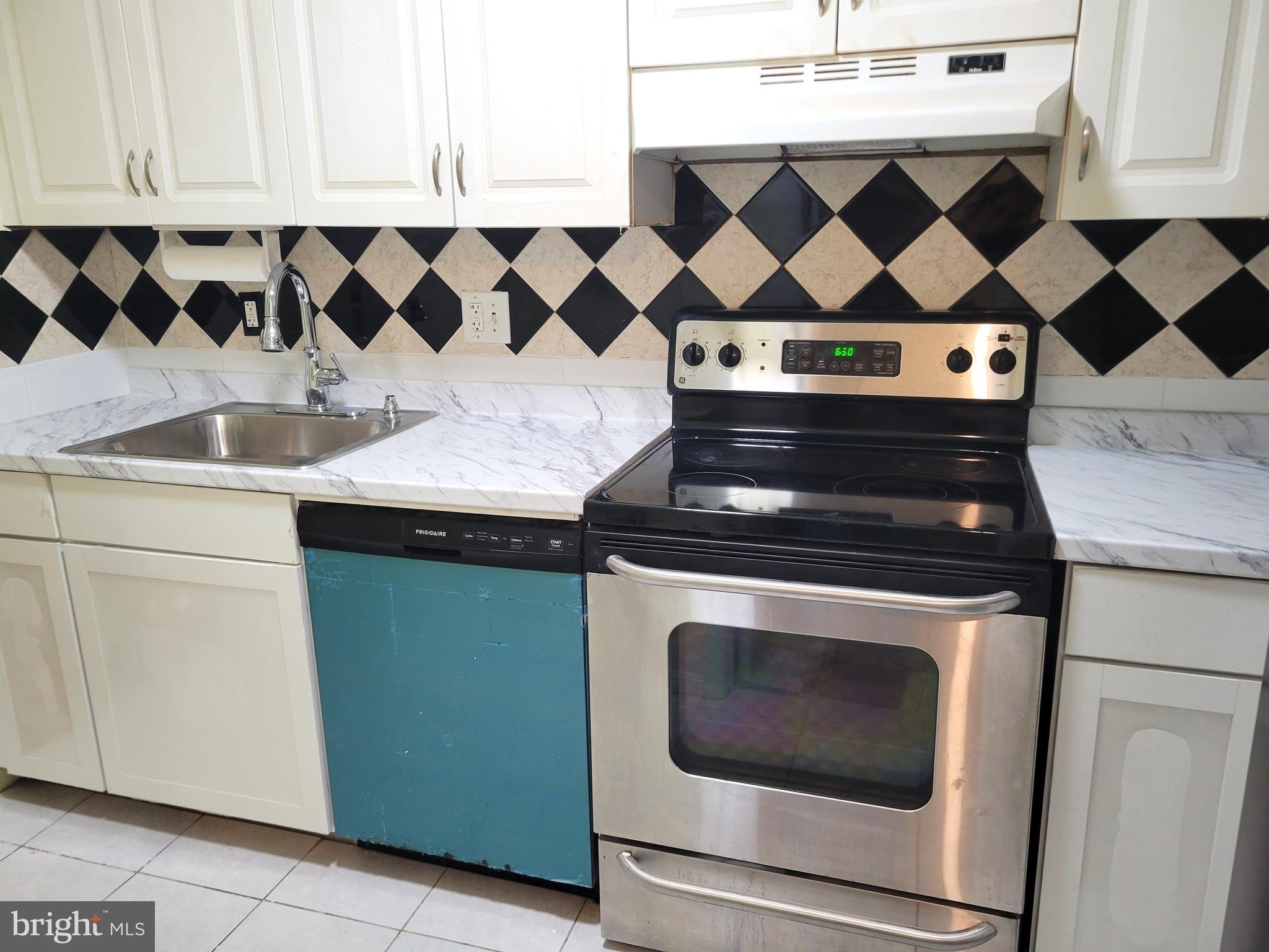 TERRACE TOWNE HOMES OF GUNSTON - Residential
