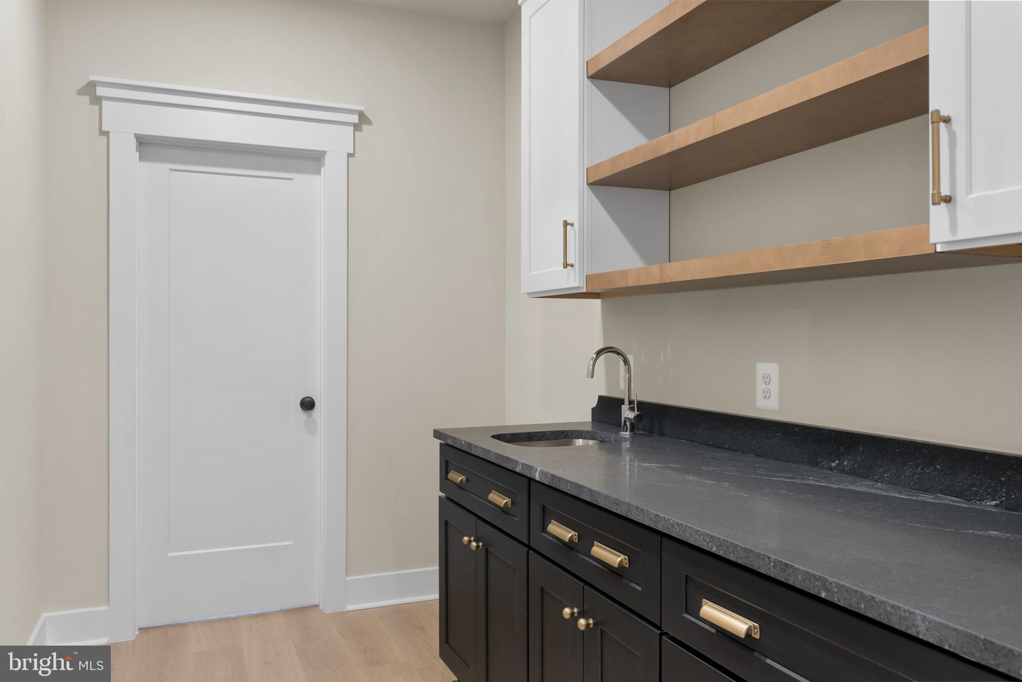 ANNESLEY BY THE BAY - Residential