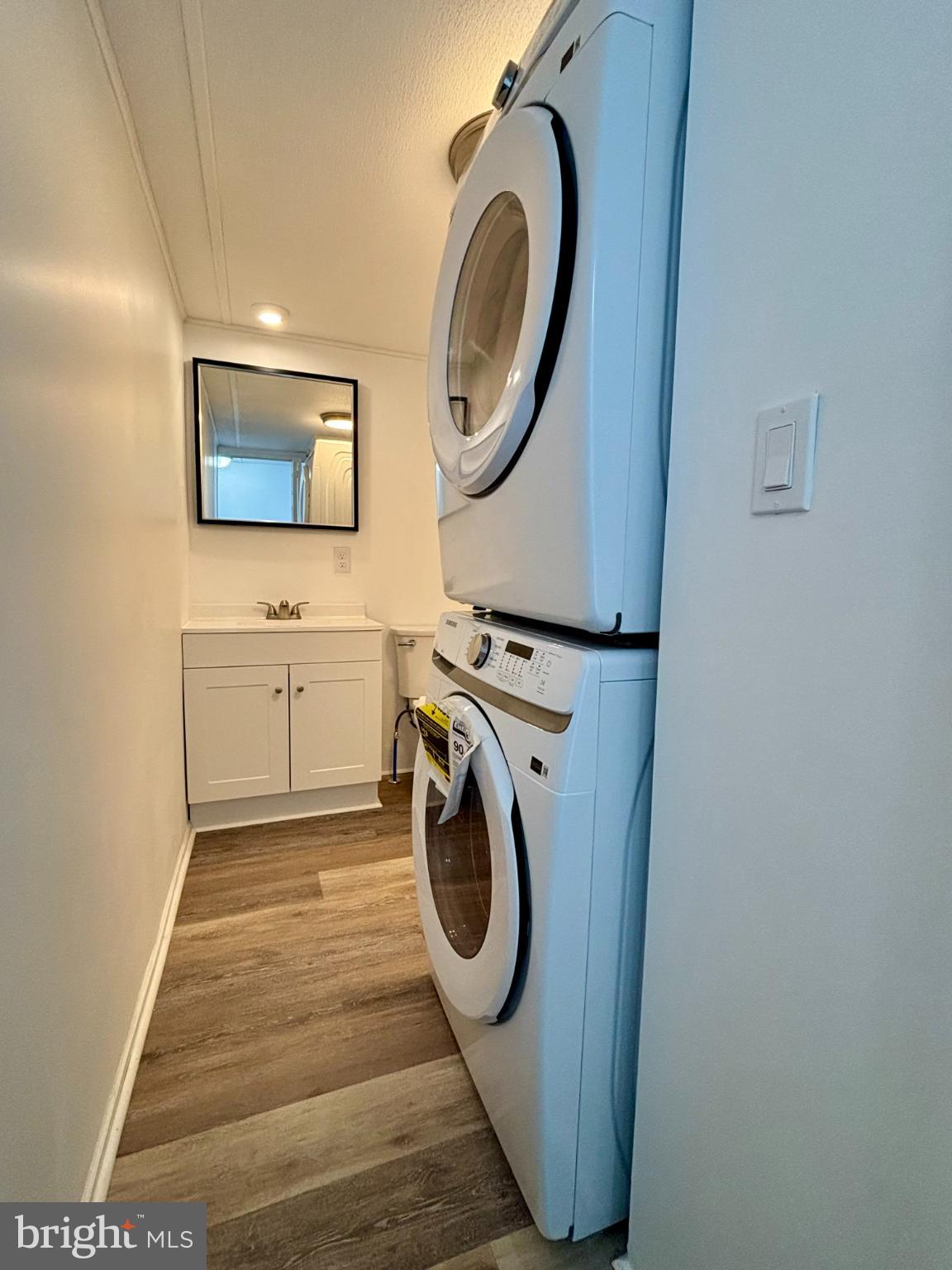 LAUREL COMMONS - Residential