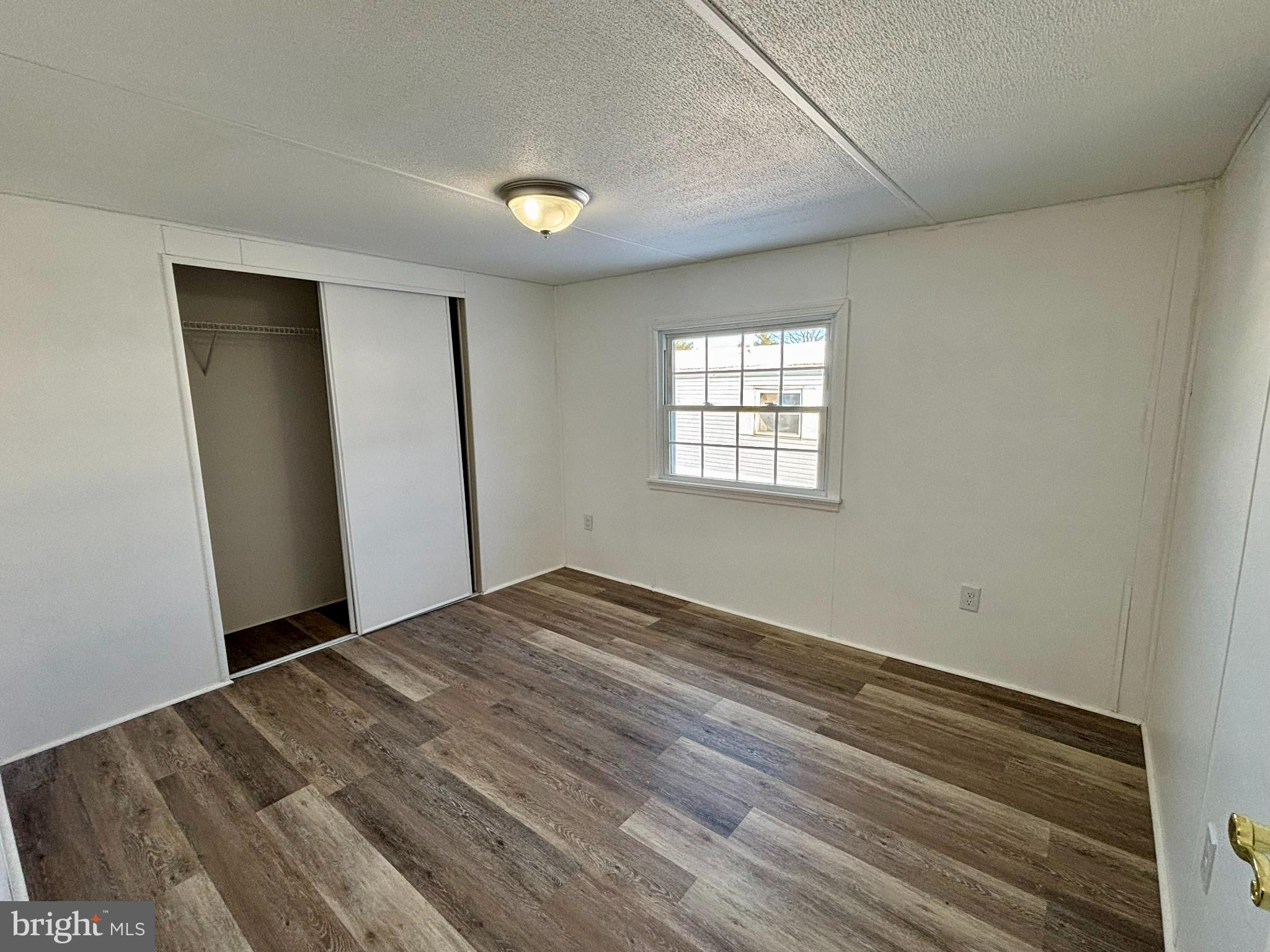 LAUREL COMMONS - Residential