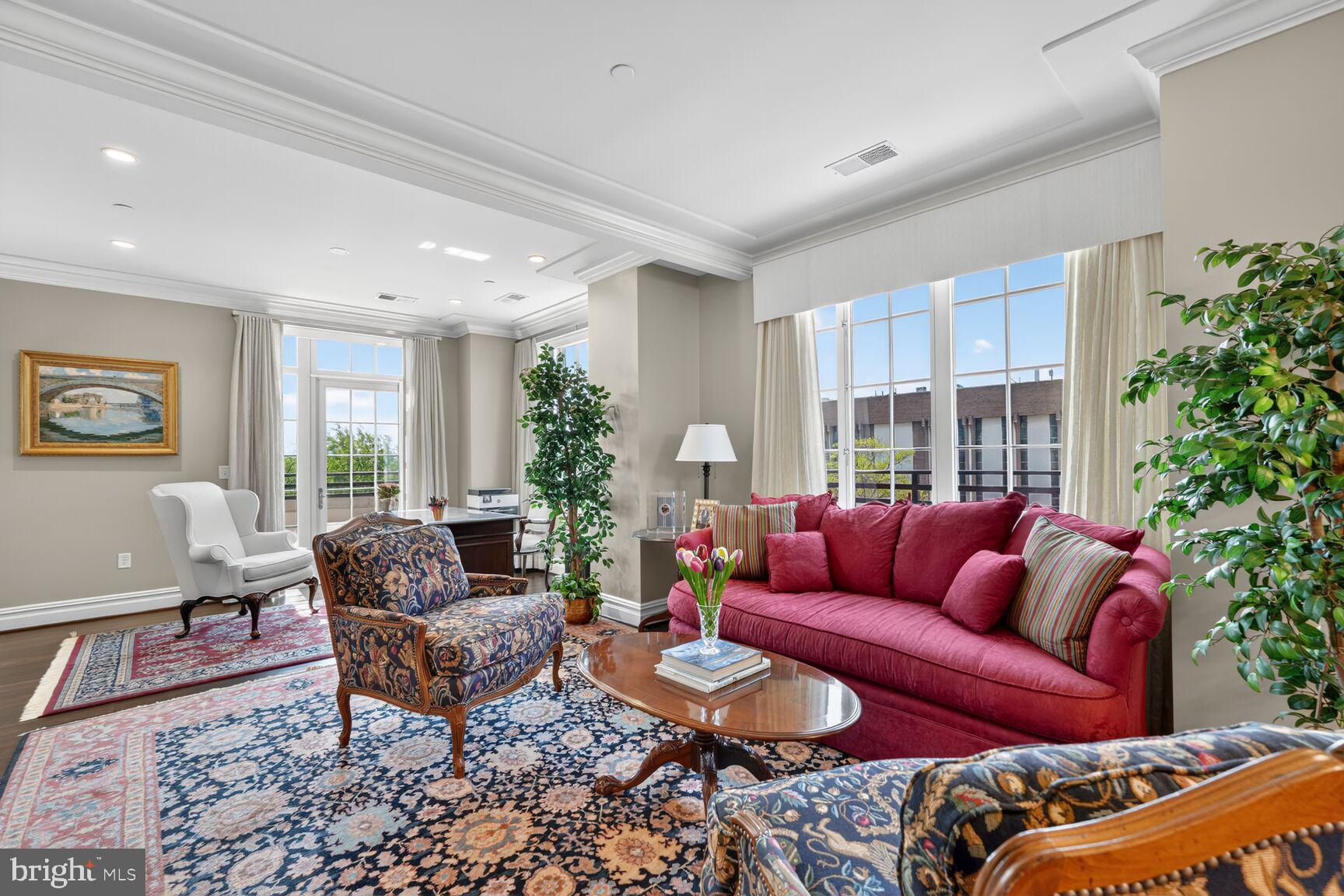THE SIGNET - Residential