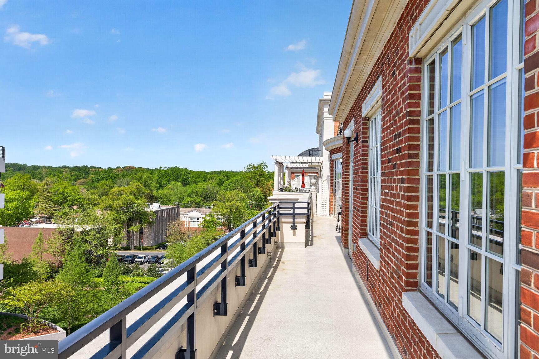 THE SIGNET - Residential