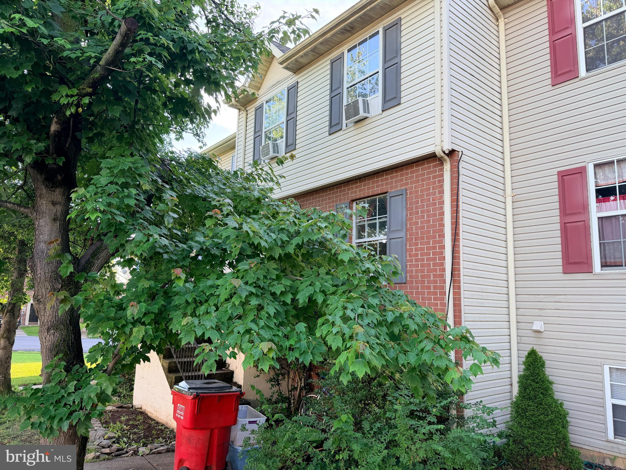 ROBINS GLENN - Residential
