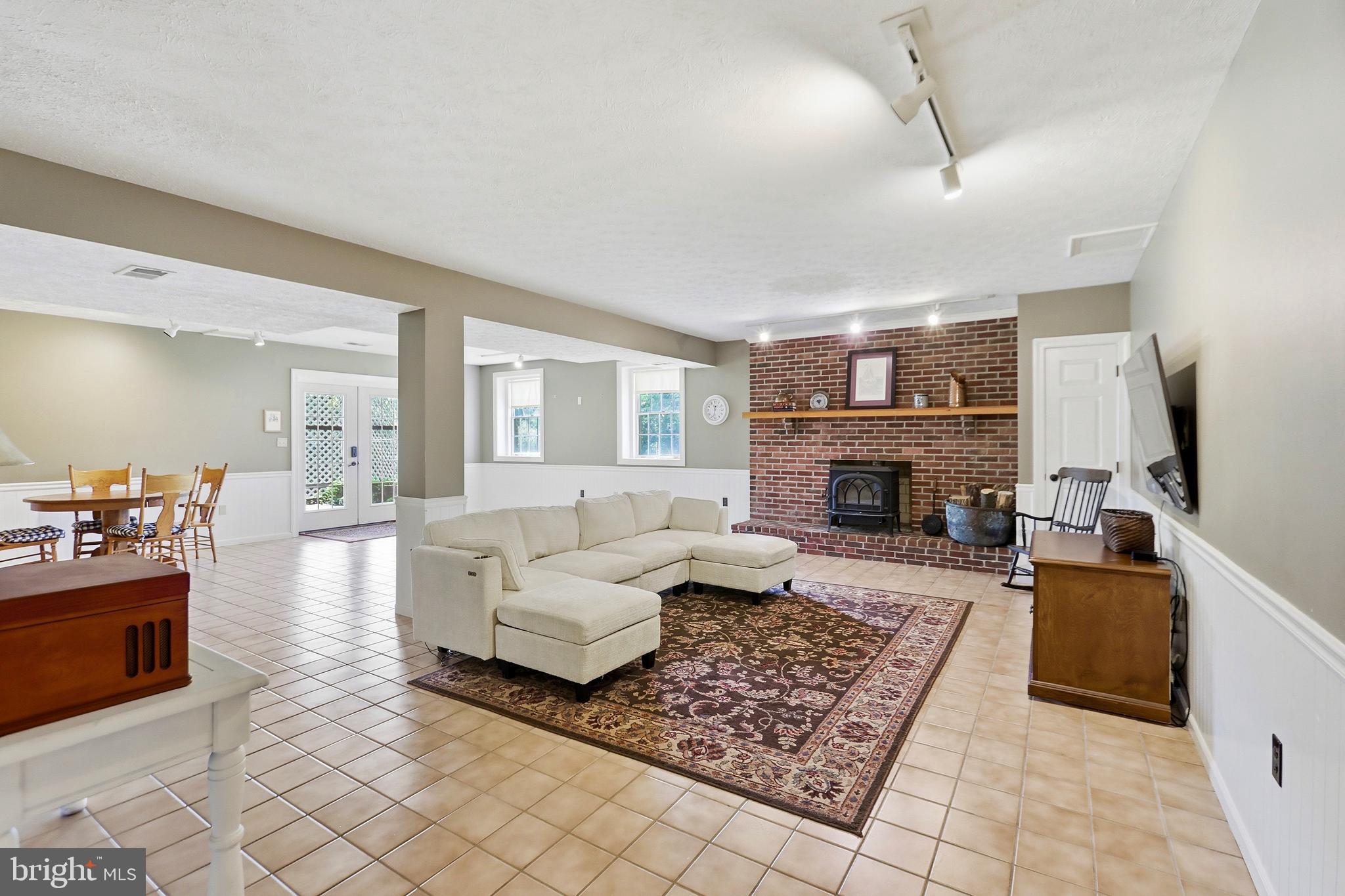BERKELEY CHASE - Residential