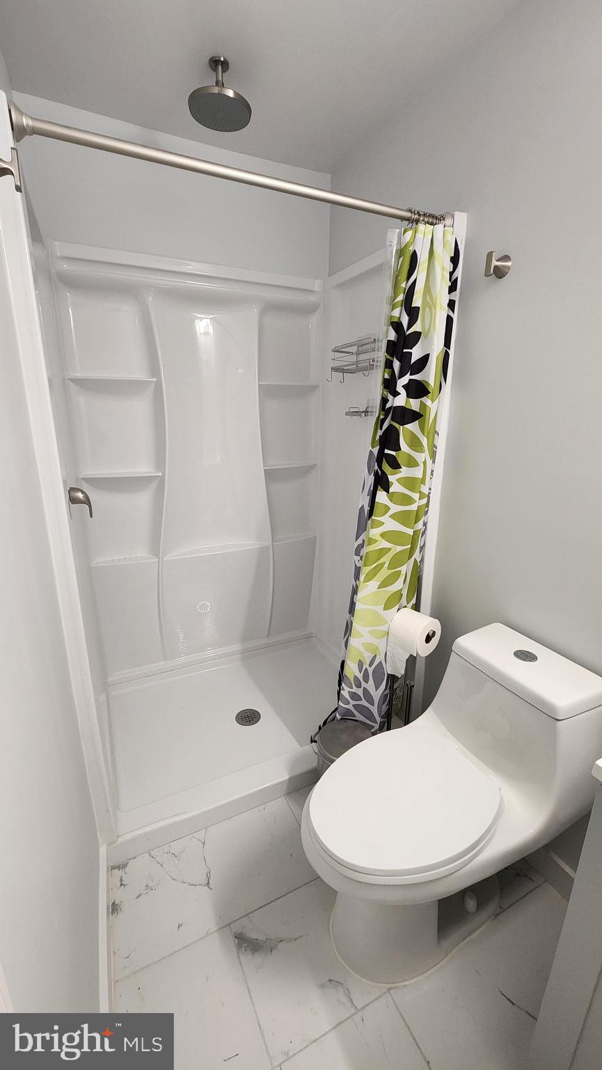 CASHELL MANOR - Residential Lease
