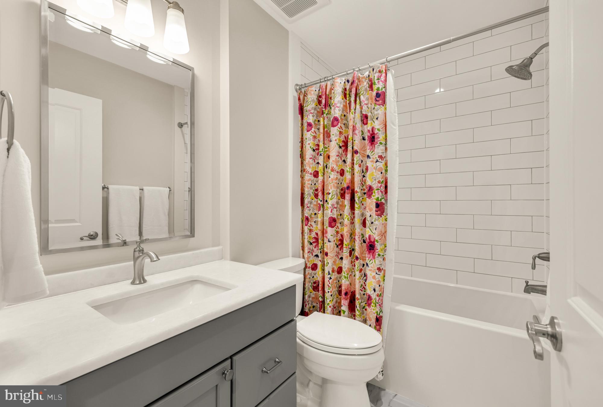 NORBECK ESTATES - Residential
