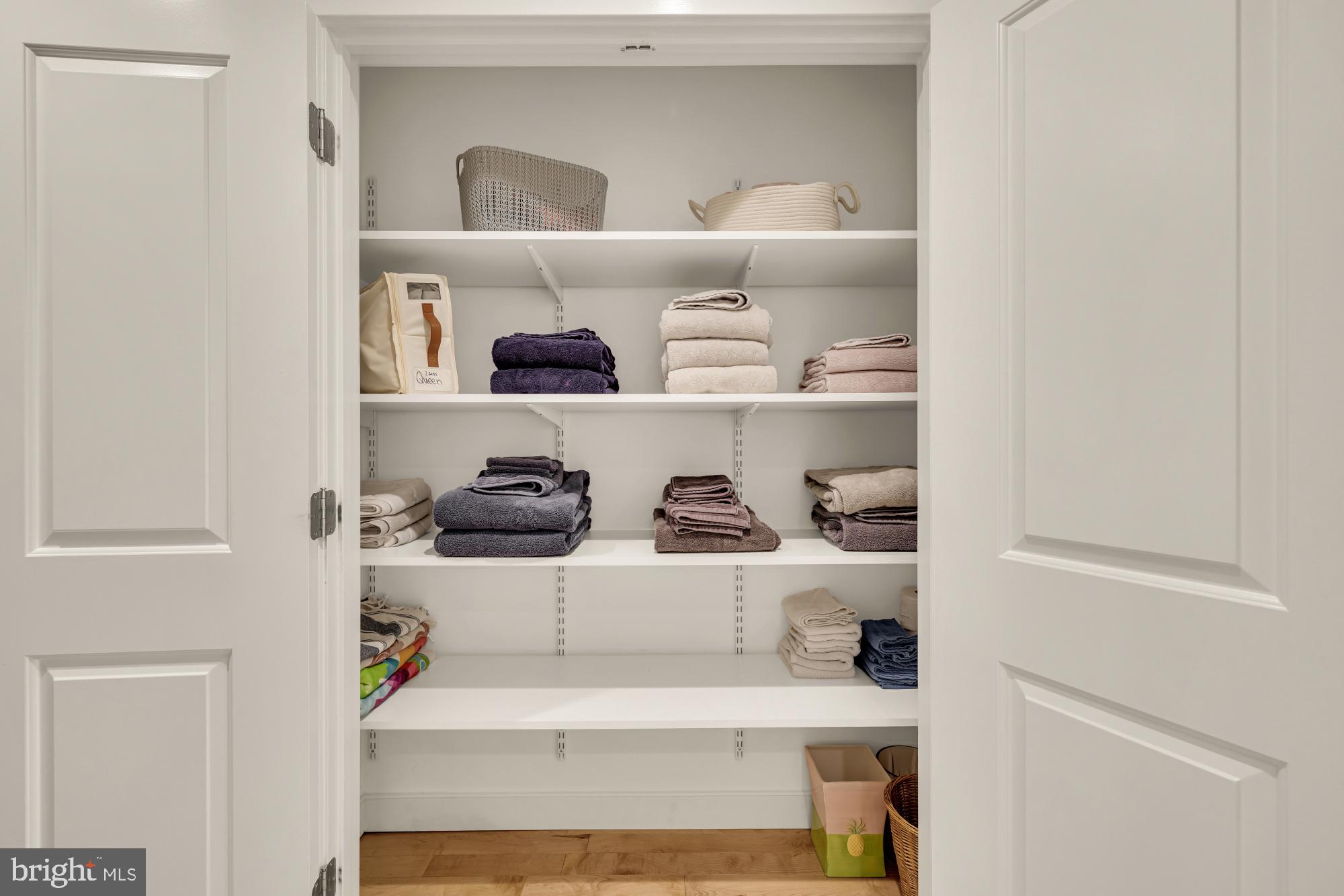 NORBECK ESTATES - Residential