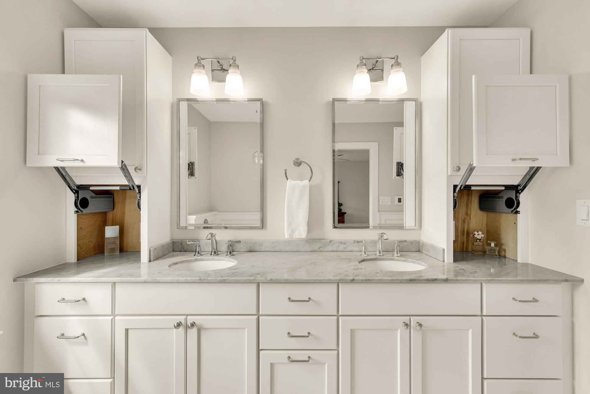 NORBECK ESTATES - Residential