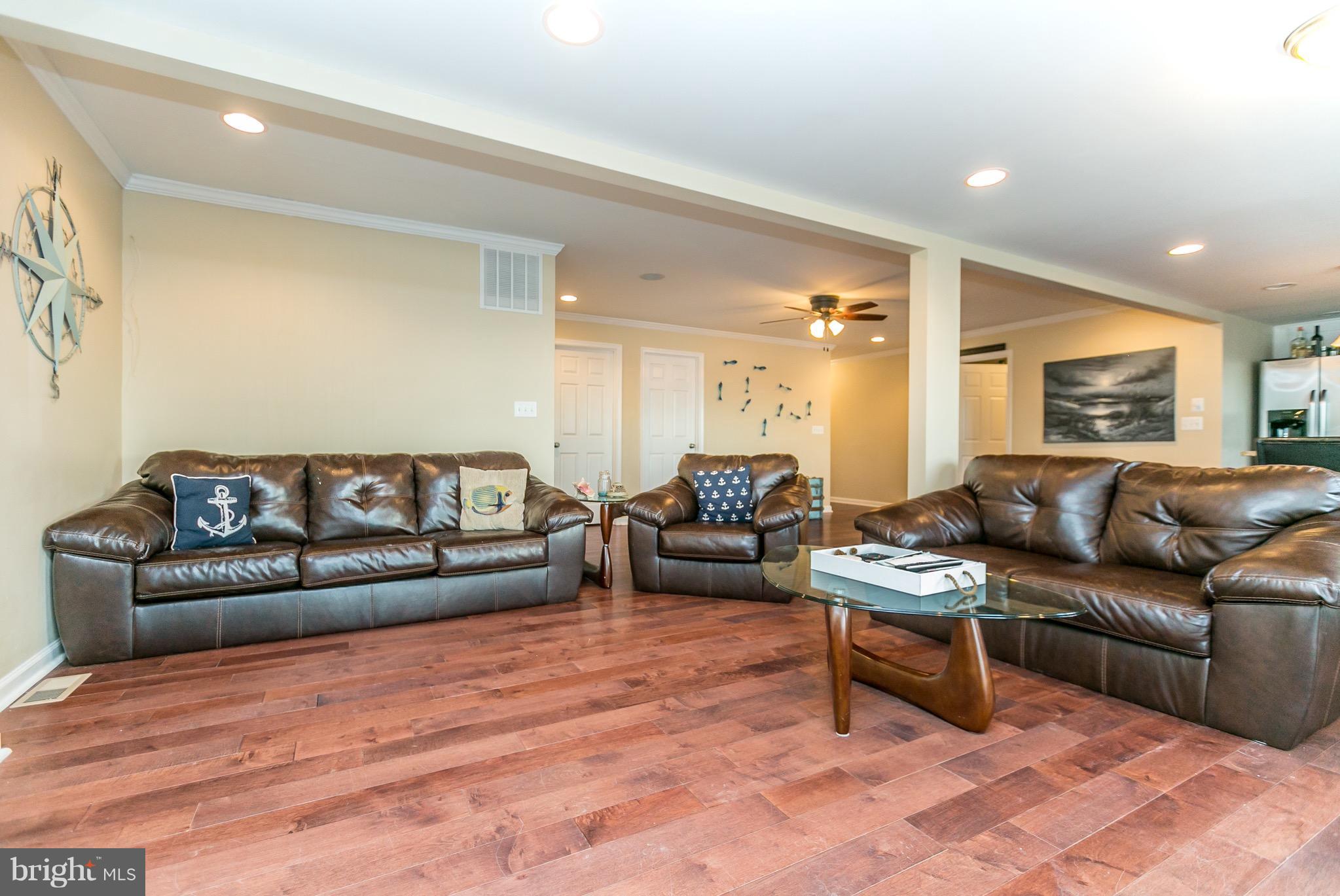 MURRAY POINT - Residential Lease