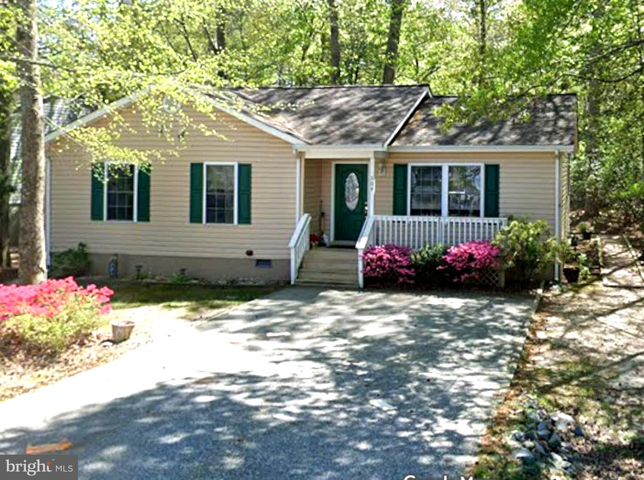 Adorable & affordable! Built by American Homes... Be sure to visit this charming well maintained property with 3 BR/2 BA rancher close to the Swim & Racquet Club Pool & White Horse Park just waiting for the perfect buyer! Bright & airy open floor plan with cathedral ceiling, combination Kitchen & Dining area & Separate laundry room off kitchen. Super front porch & great rear deck.  Flooring Allowance for bedrooms.
Freshly painted , updated baths and nesd flooring in living room and kitchen  Enjoy this maintenance free home near the beach or year round! Don't miss this one... it won't last long.