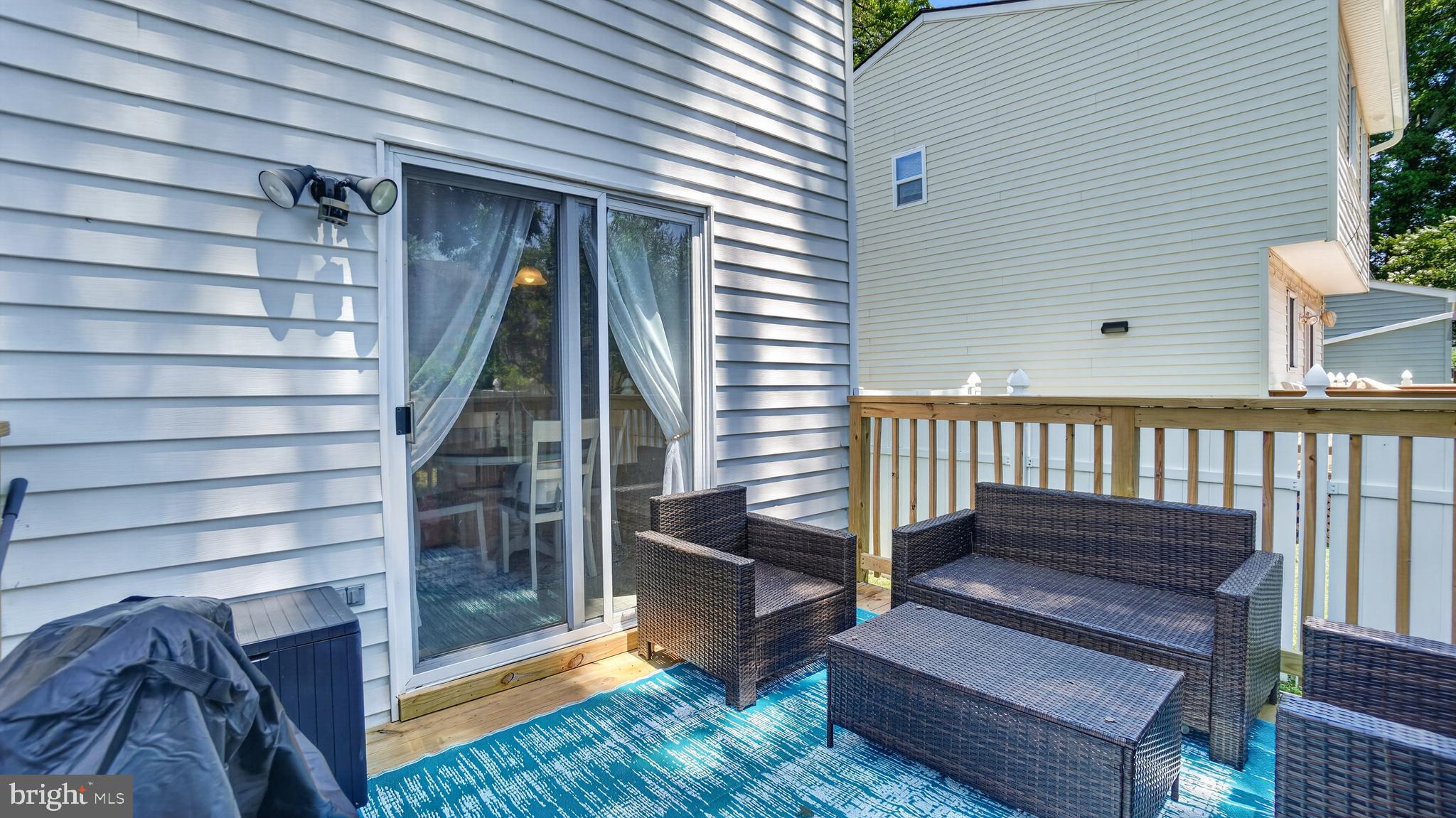 WOODLAND BEACH - Residential