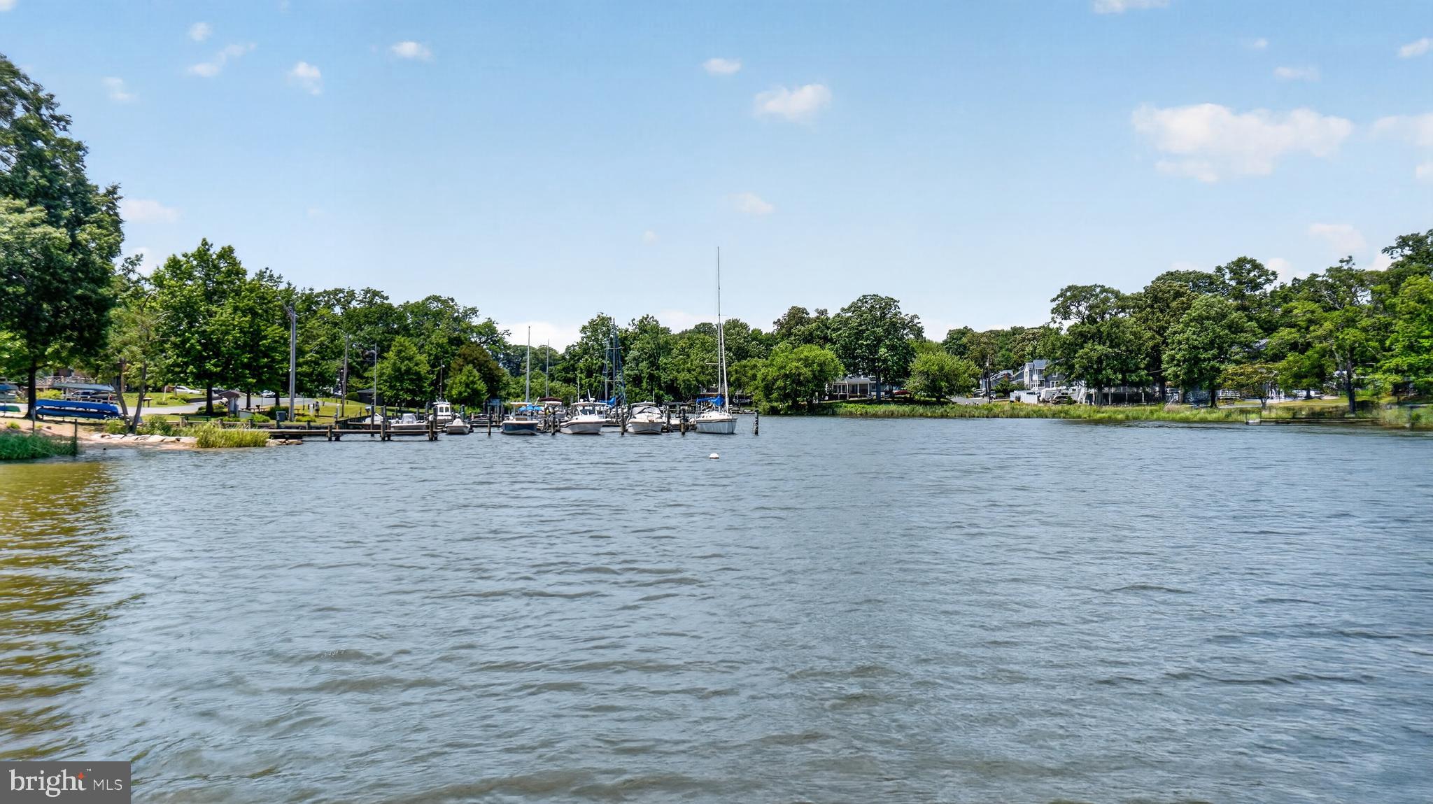 WOODLAND BEACH - Residential