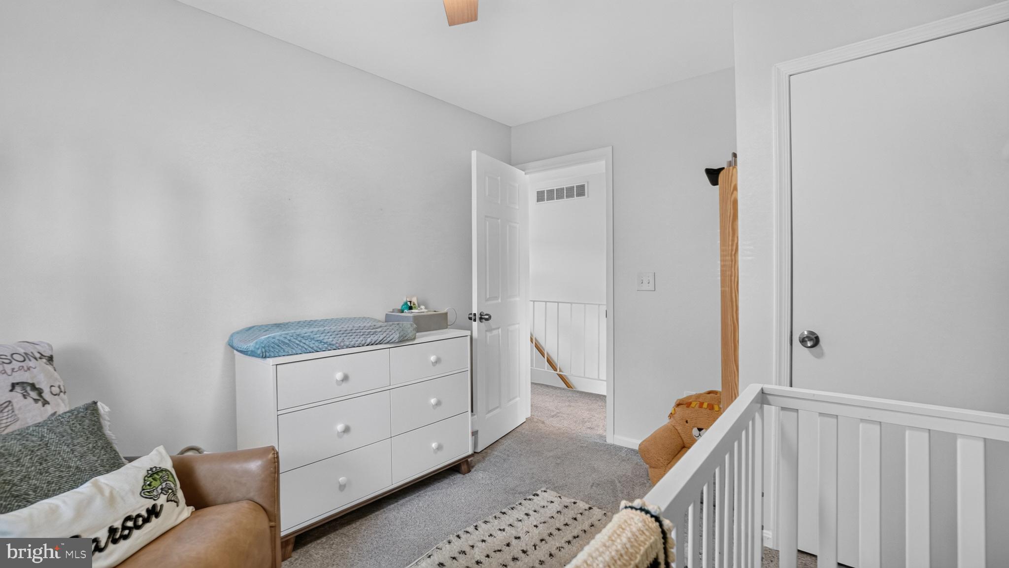 WOODLAND BEACH - Residential