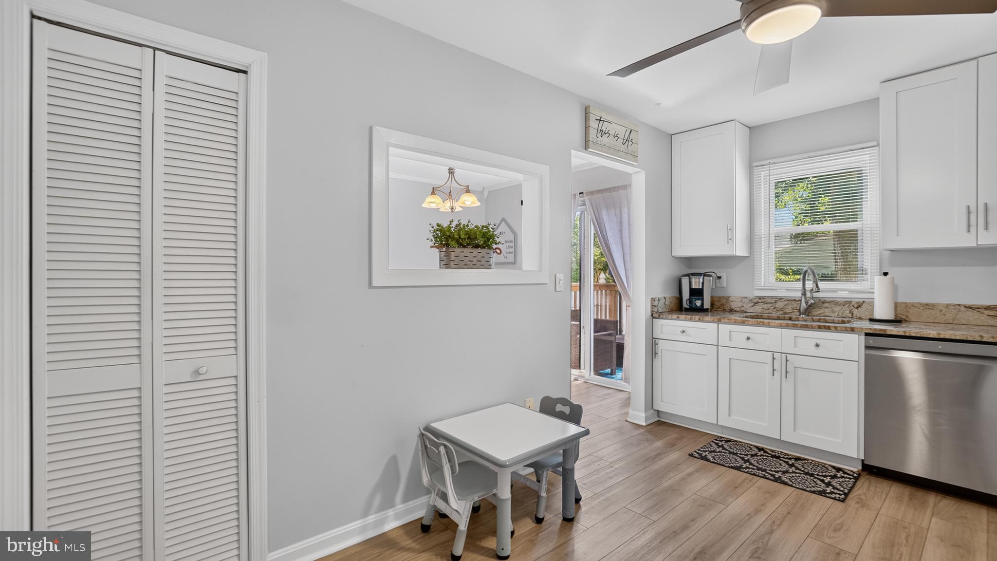 WOODLAND BEACH - Residential