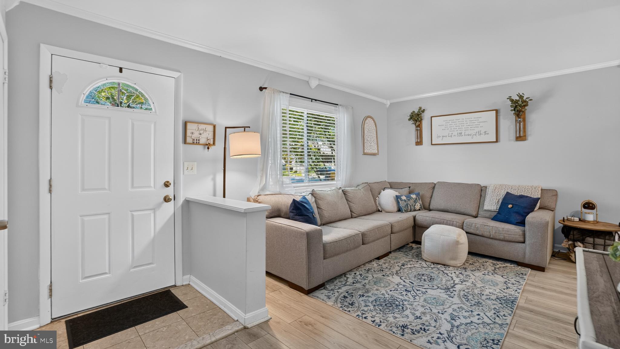 WOODLAND BEACH - Residential