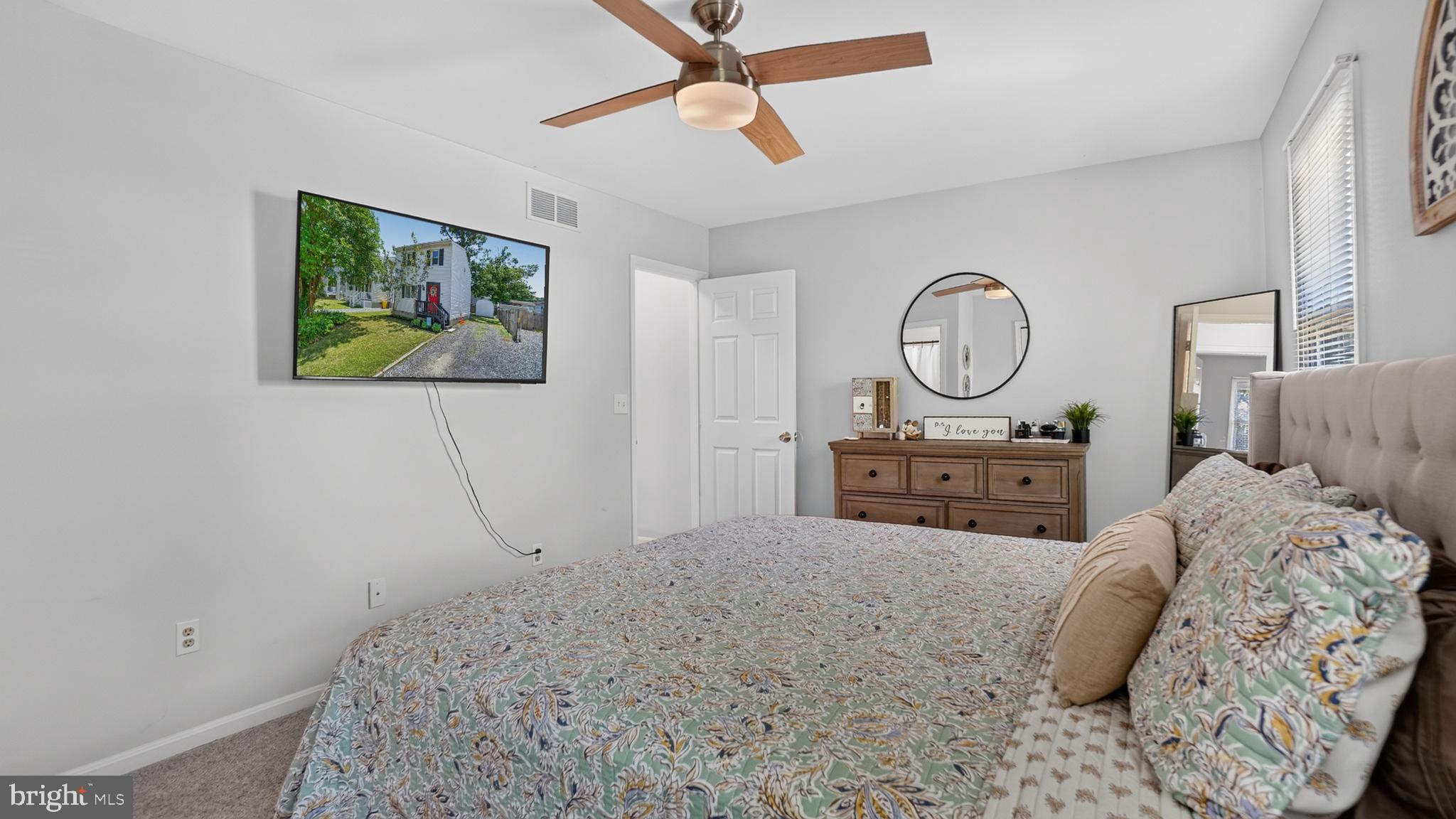 WOODLAND BEACH - Residential