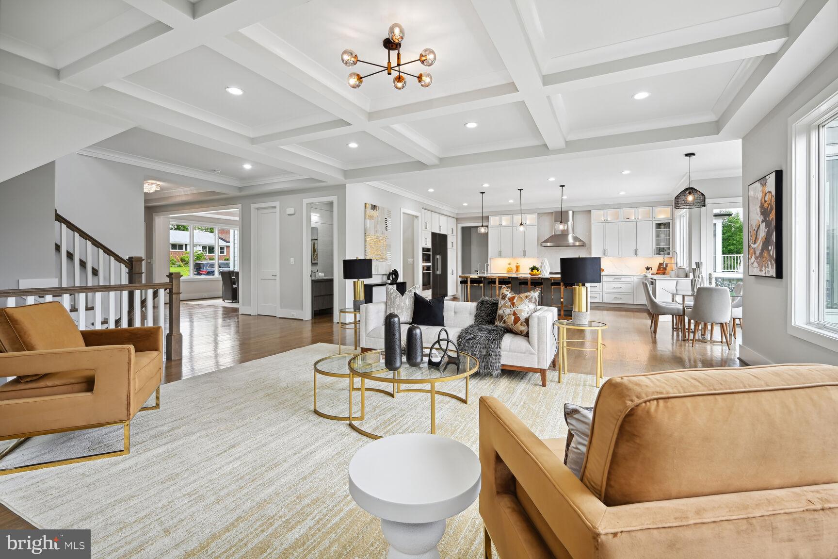 MCLEAN MANOR - Residential