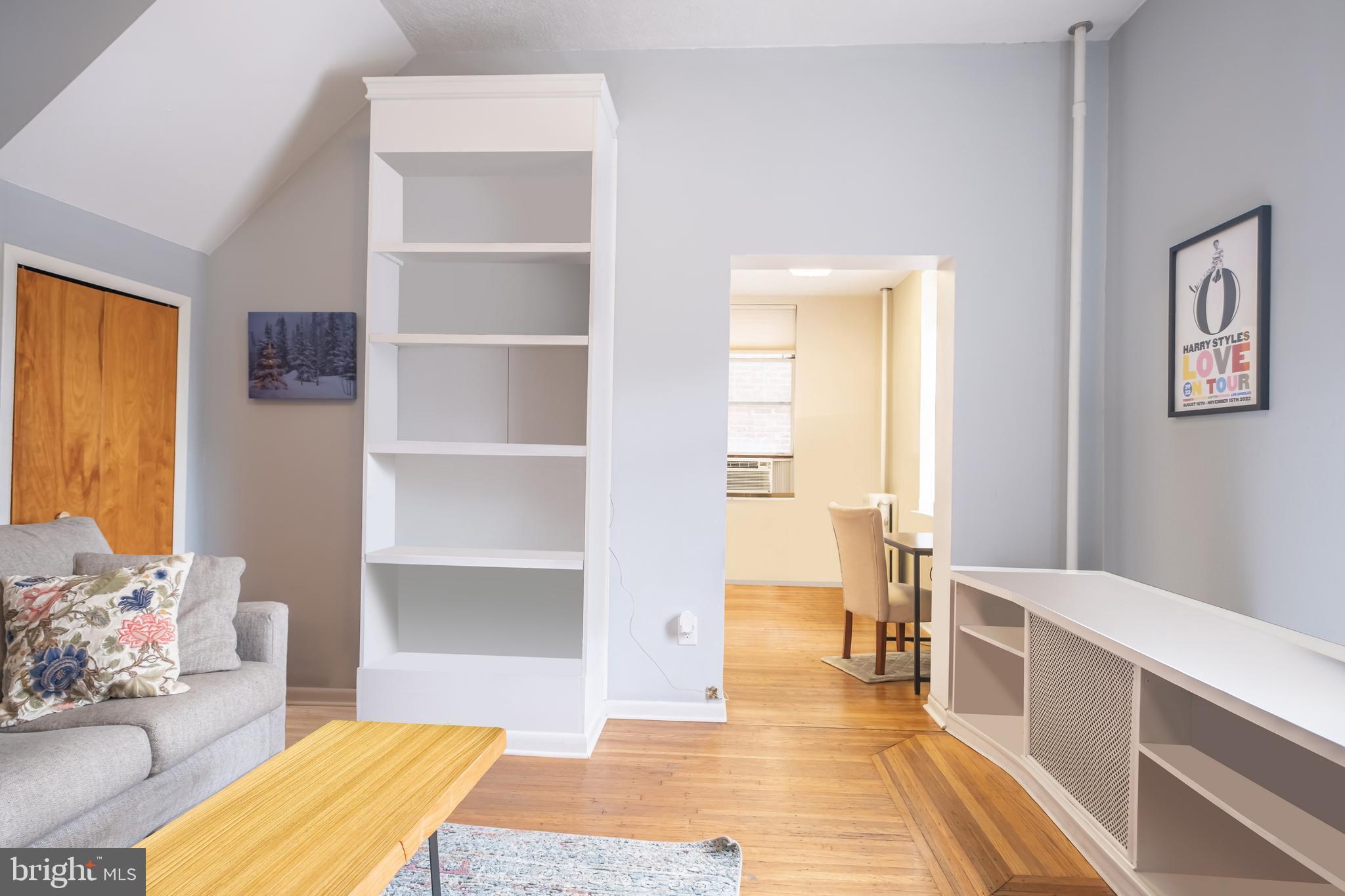 RITTENHOUSE SQUARE - Residential Income