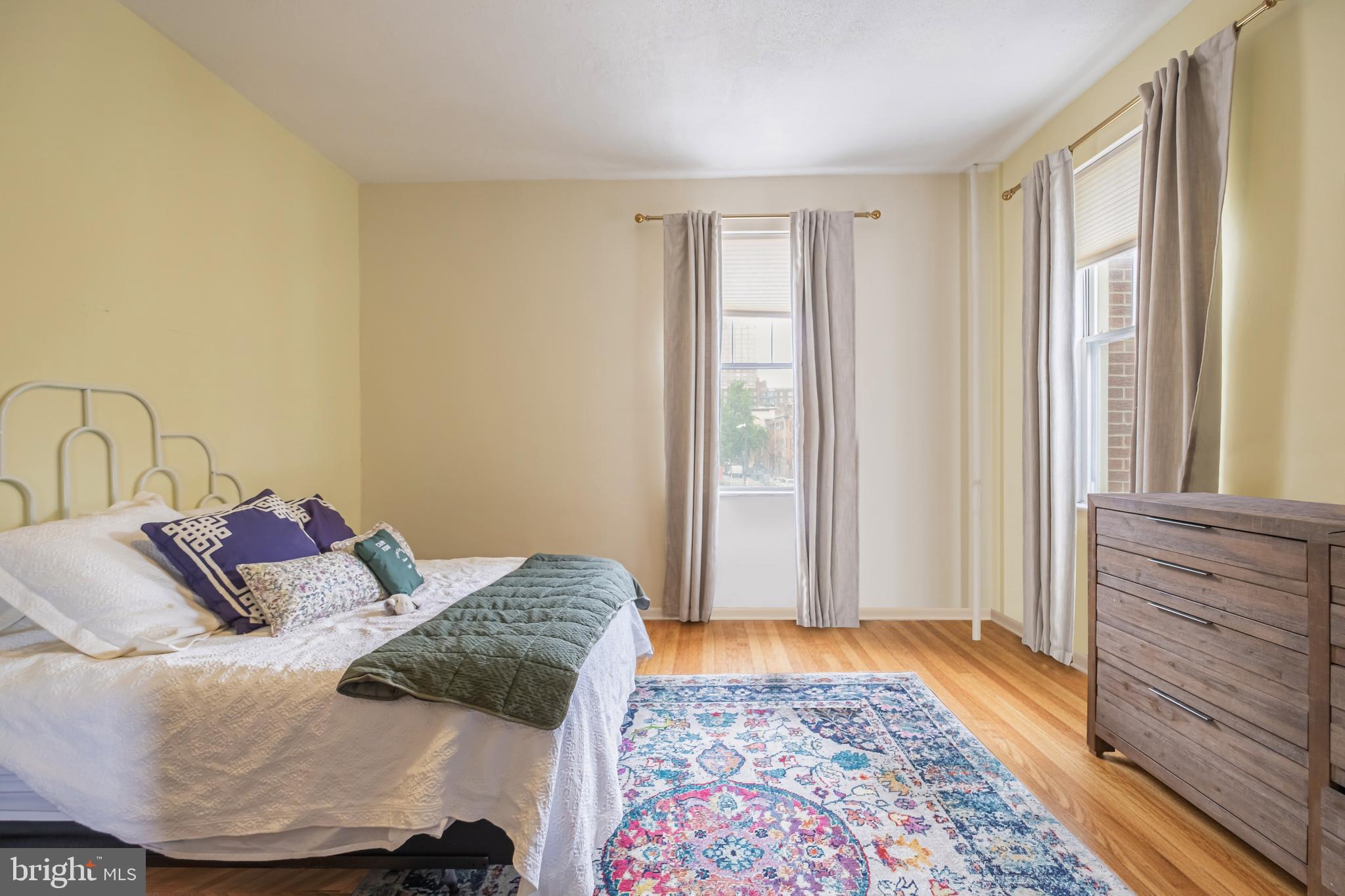 RITTENHOUSE SQUARE - Residential Income
