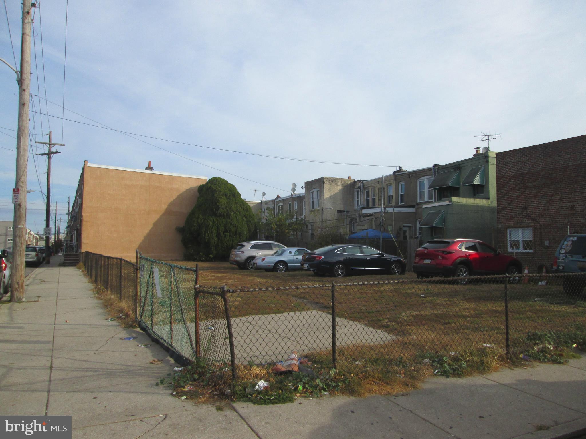 GRAYS FERRY - Land