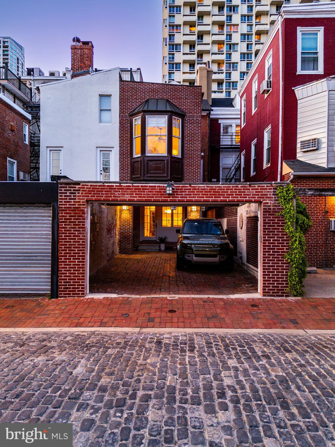 SOCIETY HILL - Residential