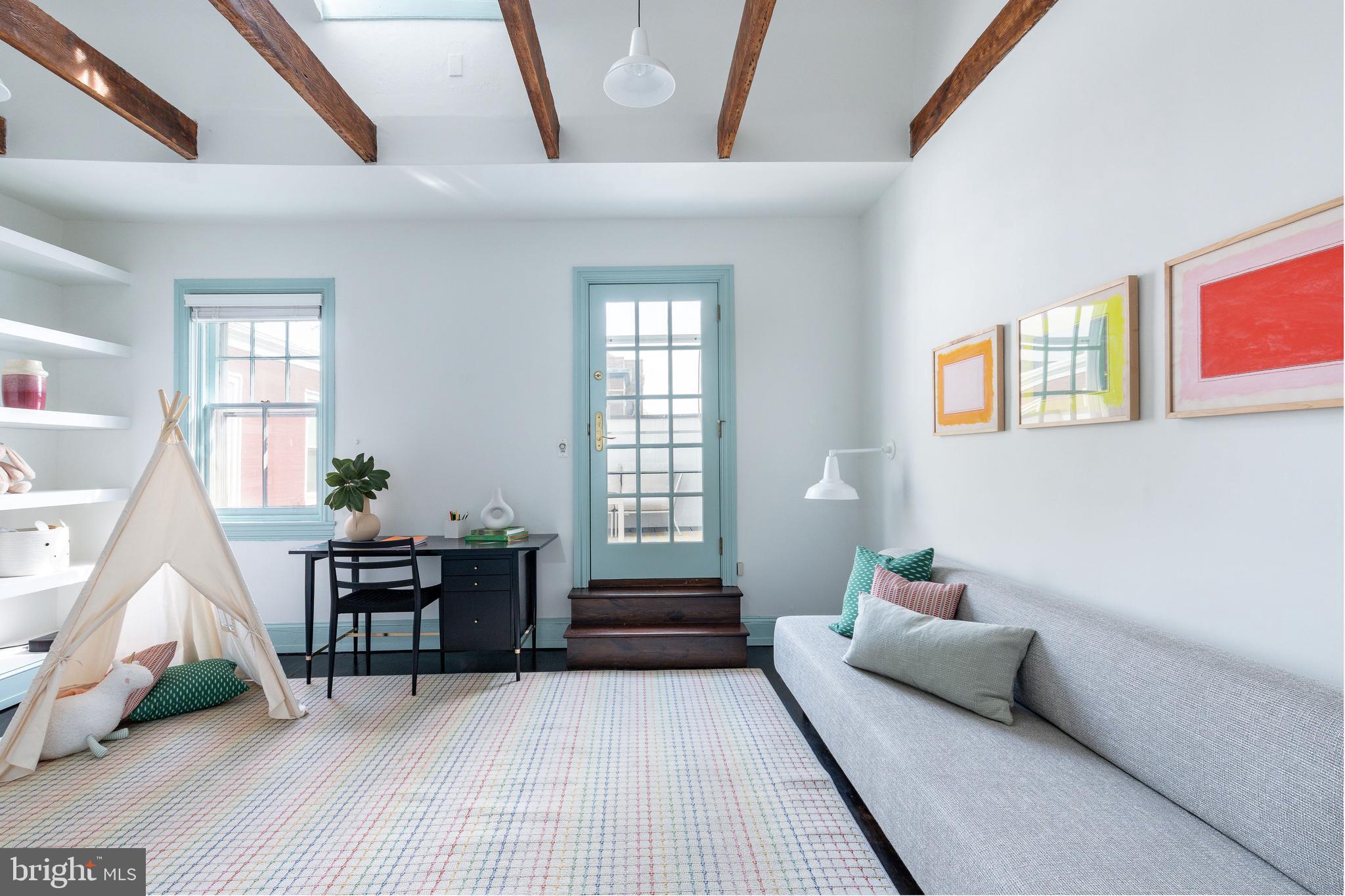 SOCIETY HILL - Residential