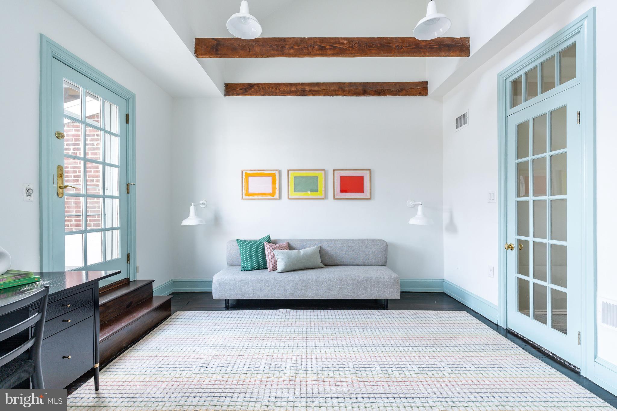 SOCIETY HILL - Residential