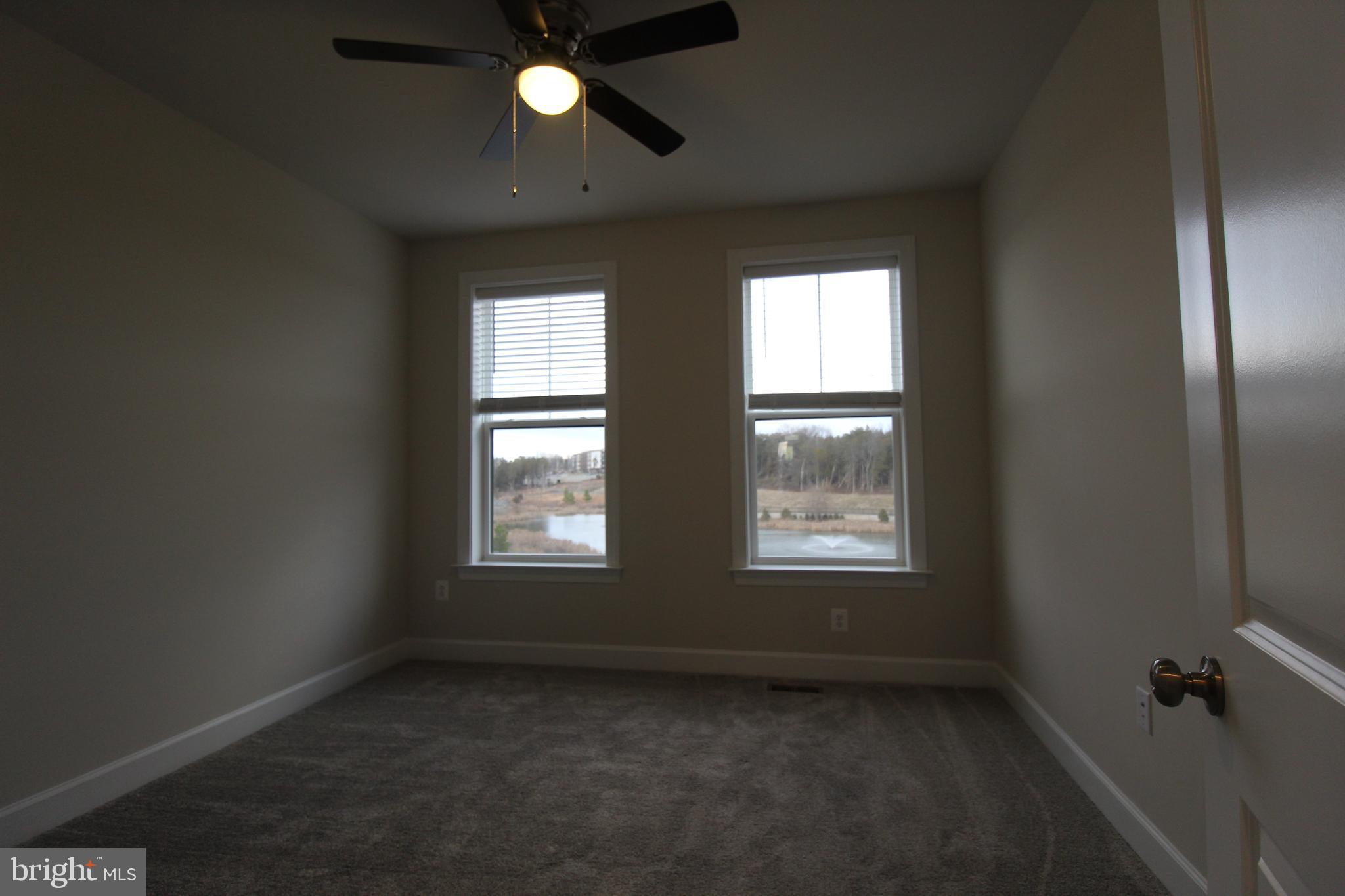 METRO WALK AT MOOREFIELD STATION - Residential Lease