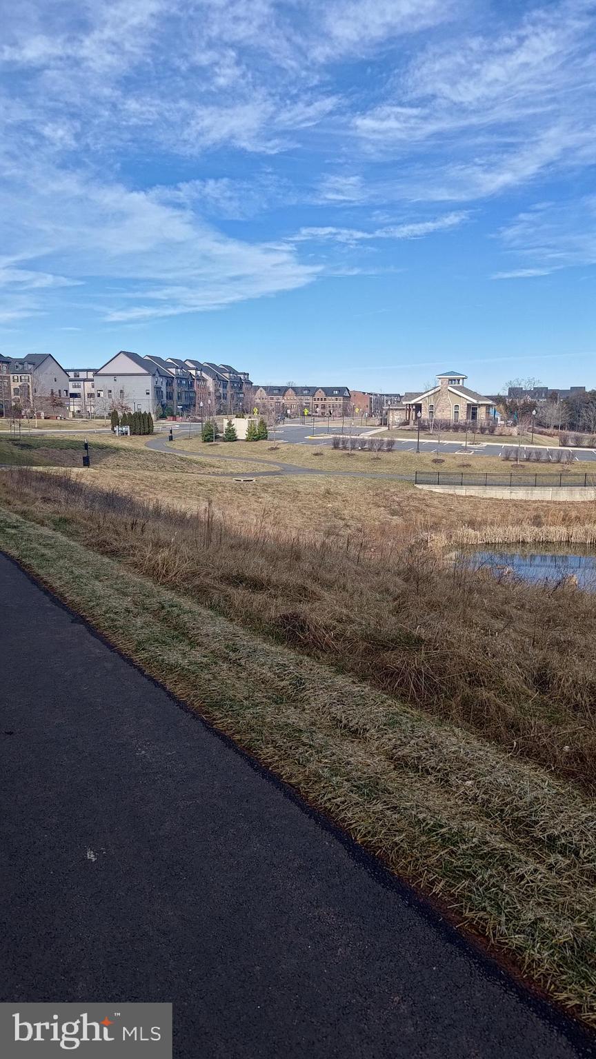 METRO WALK AT MOOREFIELD STATION - Residential Lease