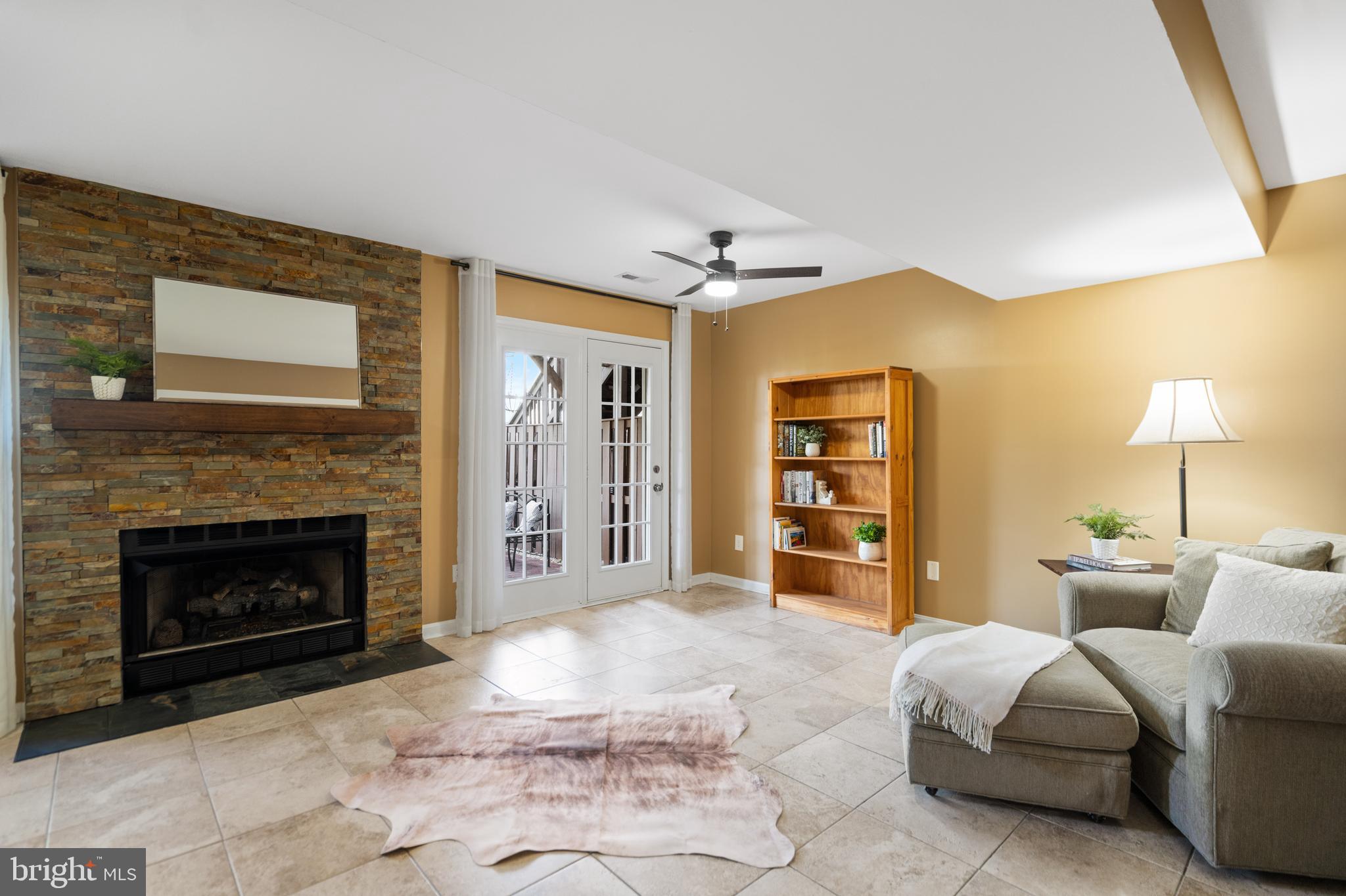 ASHBURN FARM - Residential